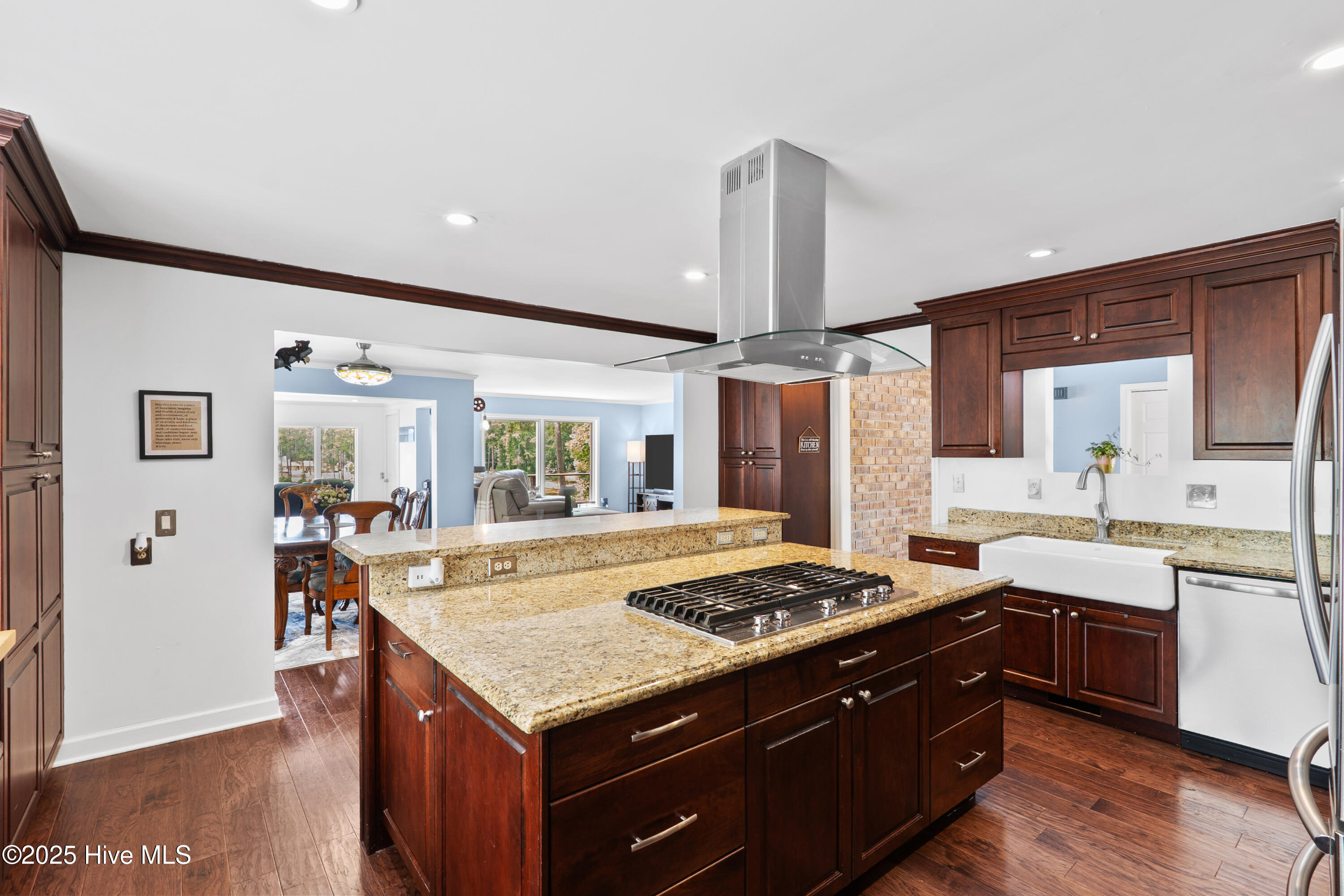 97 Lakeview Drive