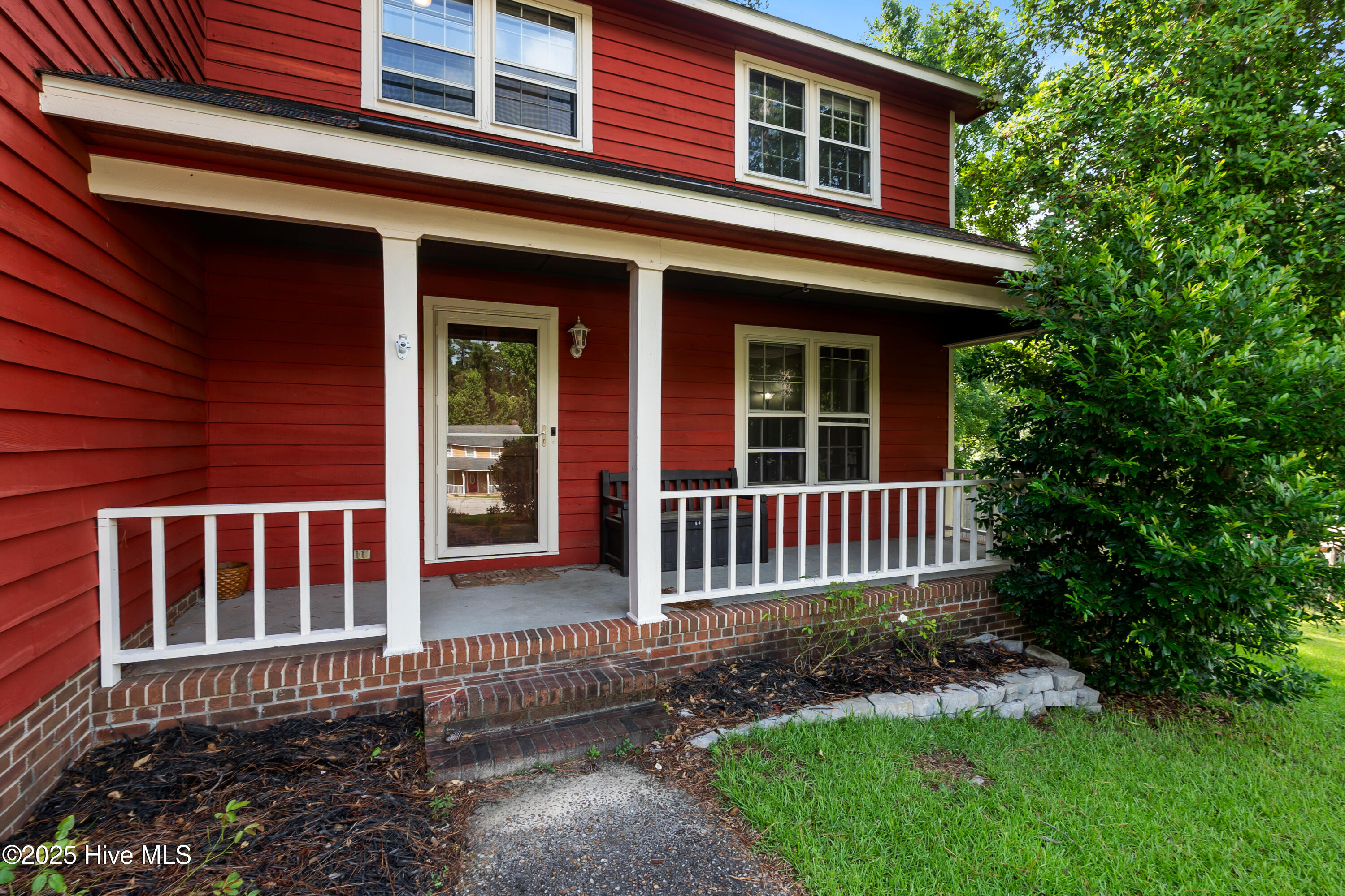1612 Hennessy Place