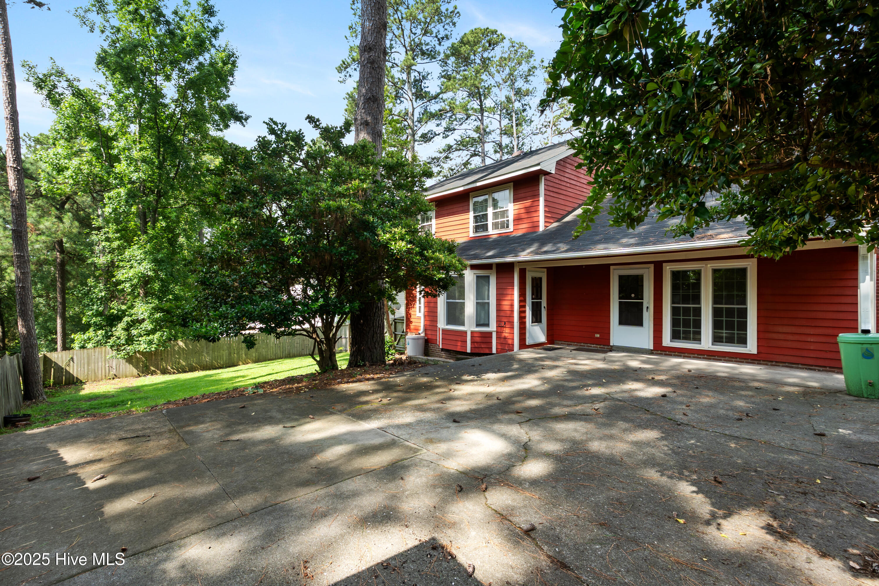 1612 Hennessy Place