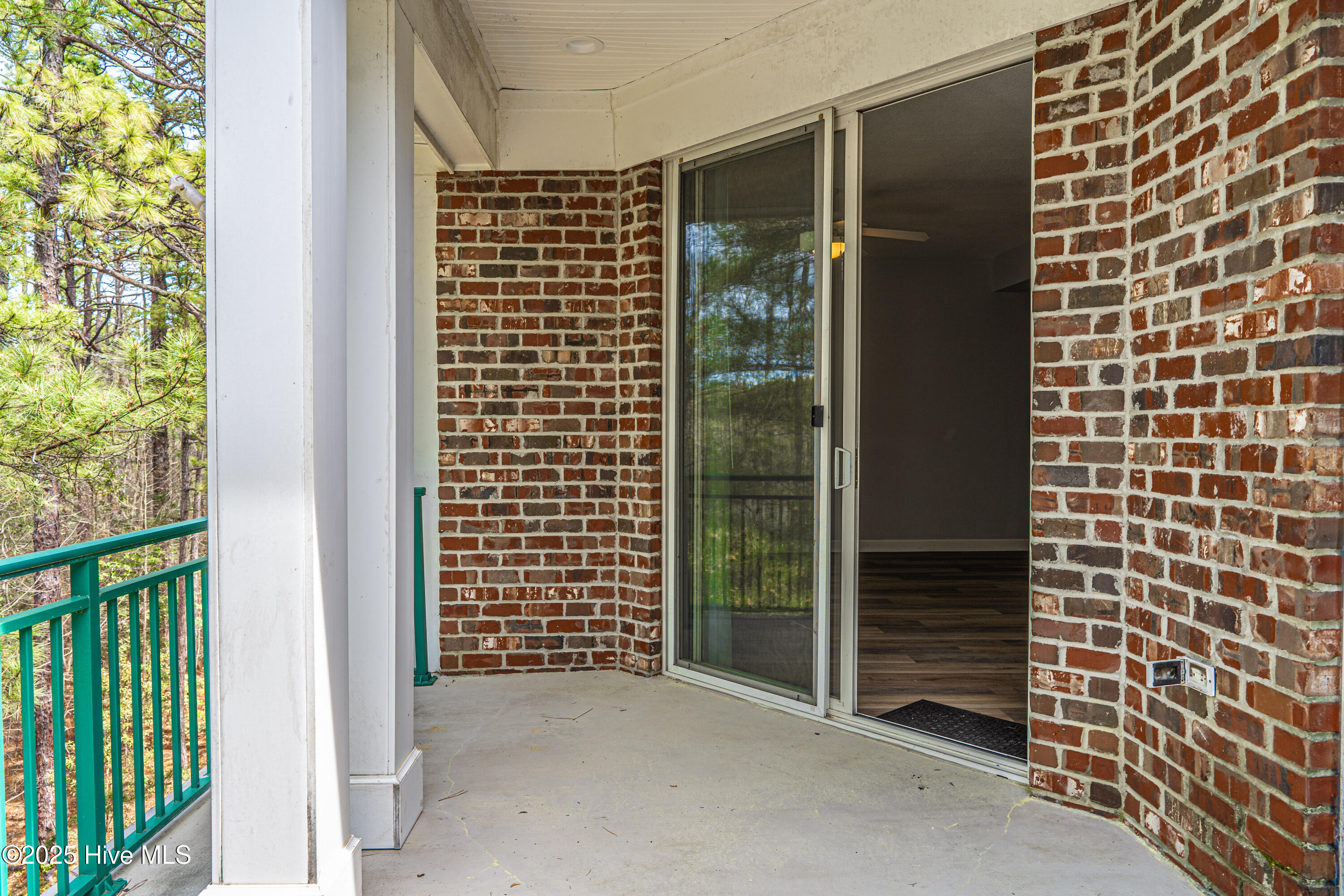 1733 Woodbrooke Drive