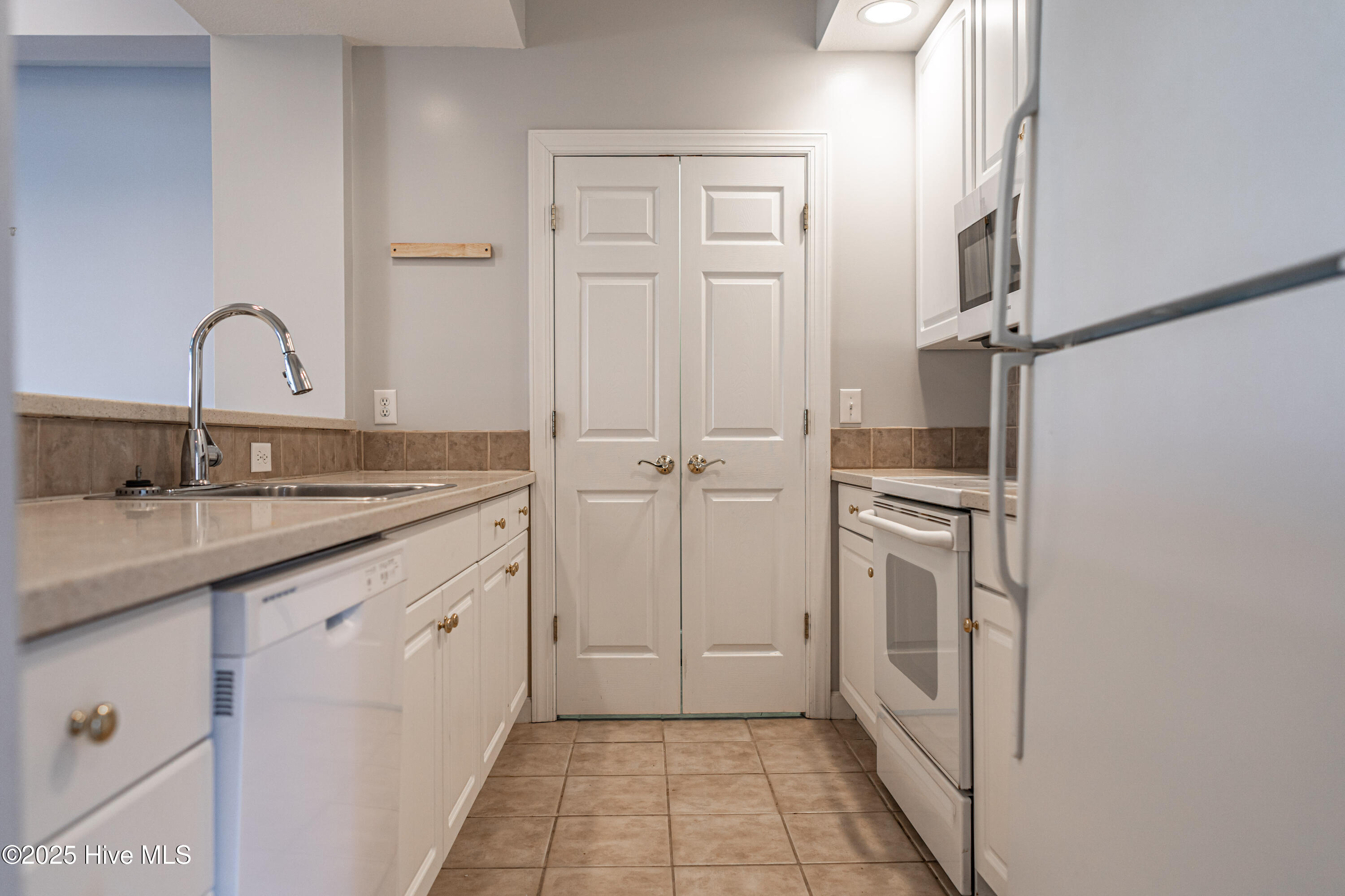 1733 Woodbrooke Drive