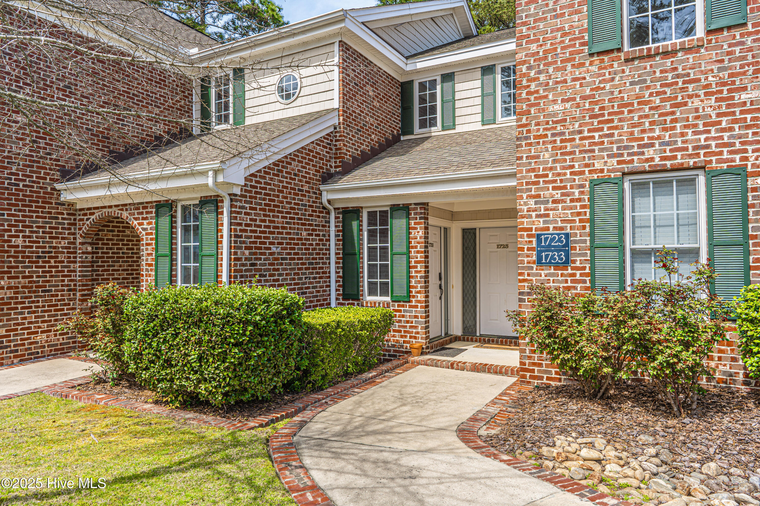 1733 Woodbrooke Drive