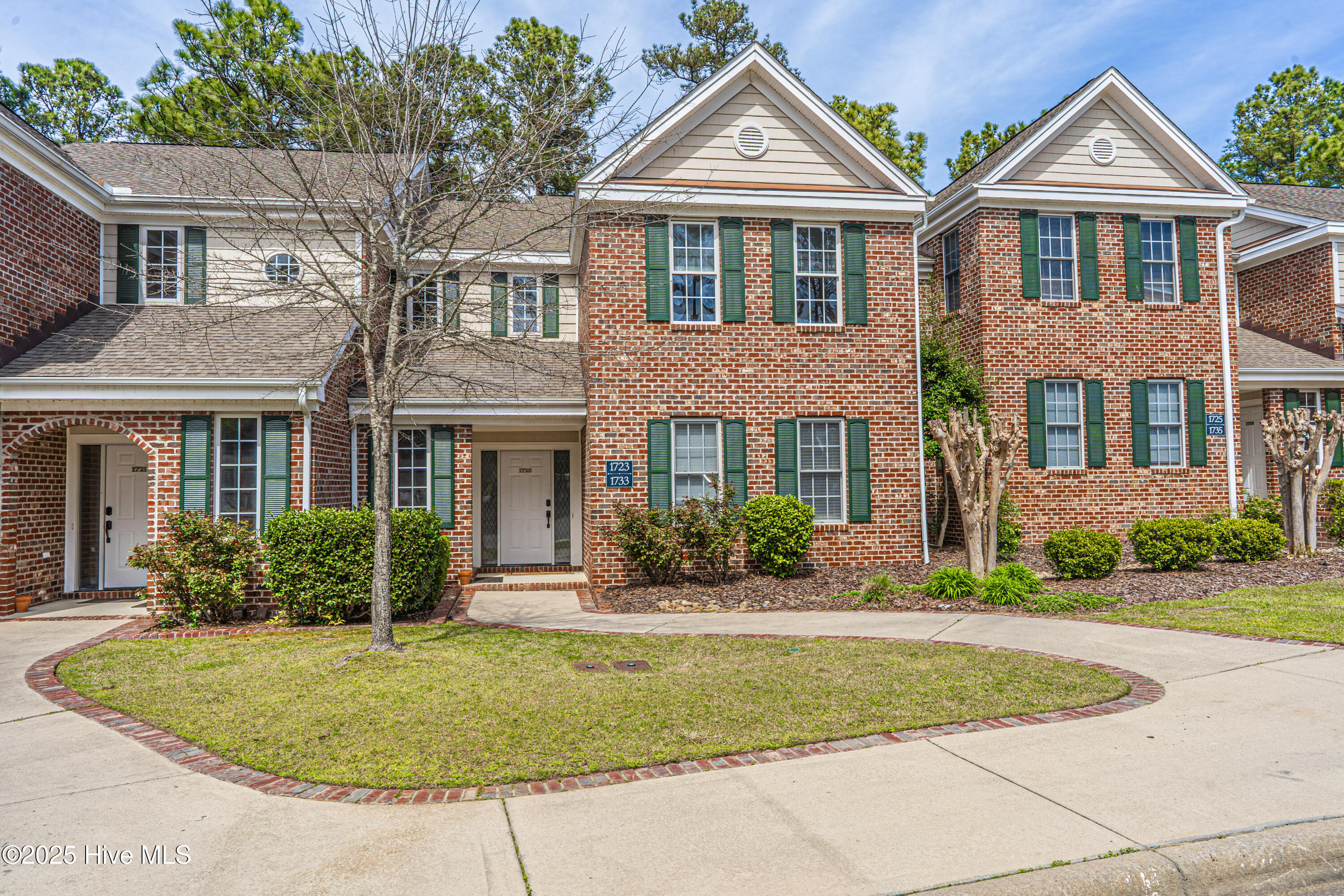 1733 Woodbrooke Drive