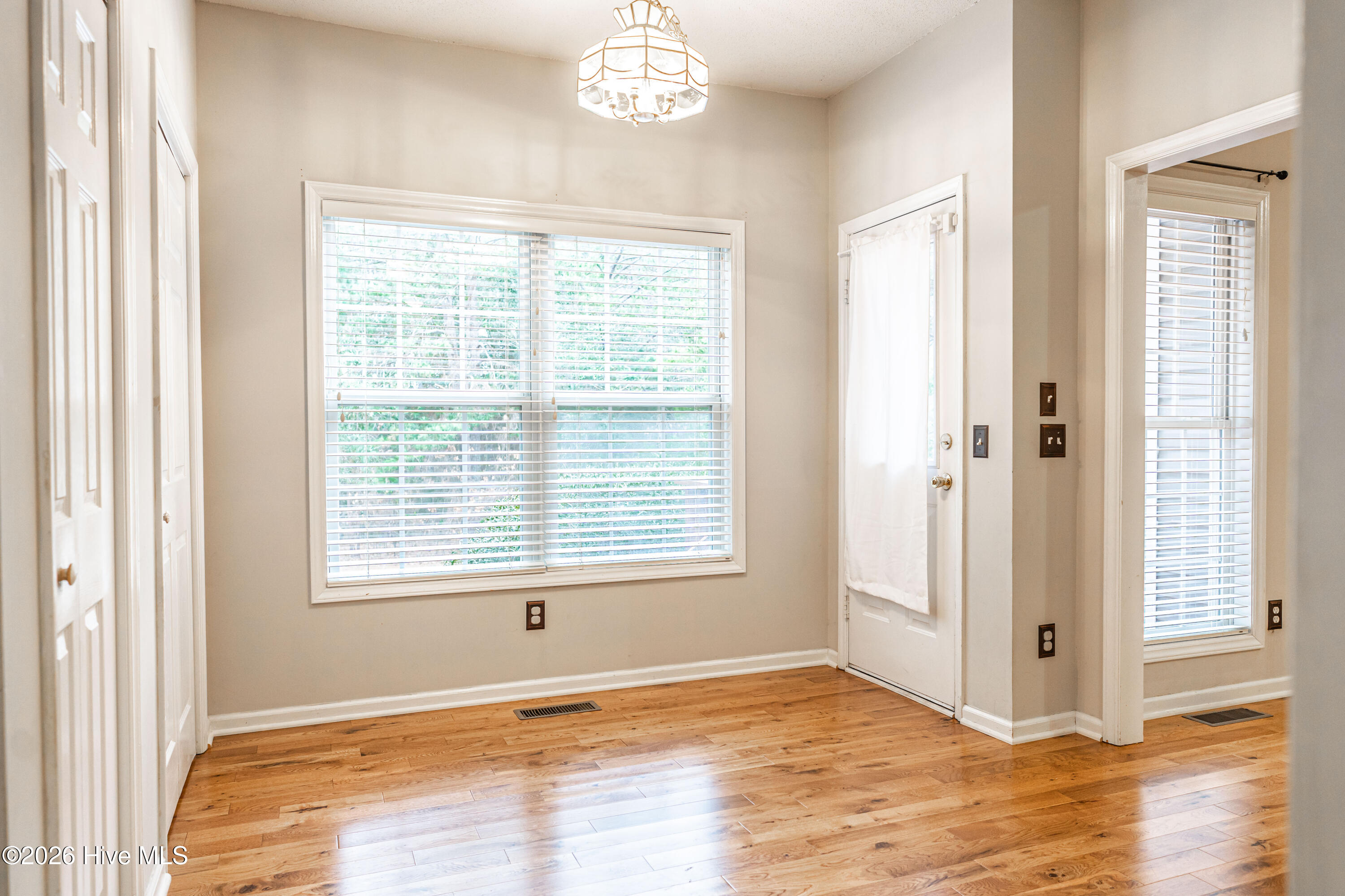 1110 Devonshire Trail