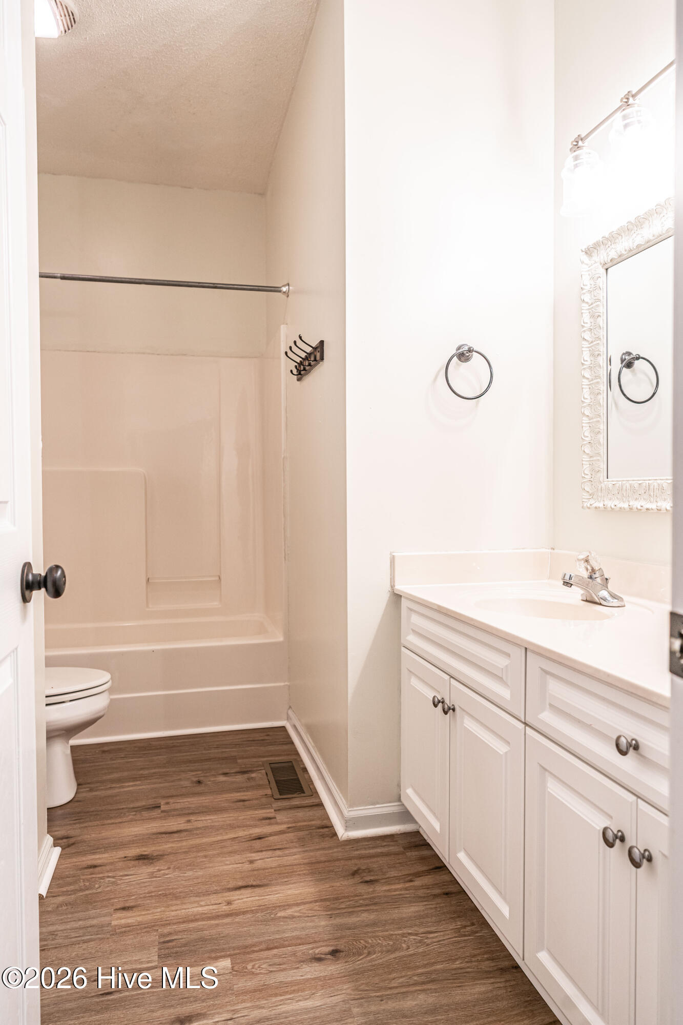 1110 Devonshire Trail