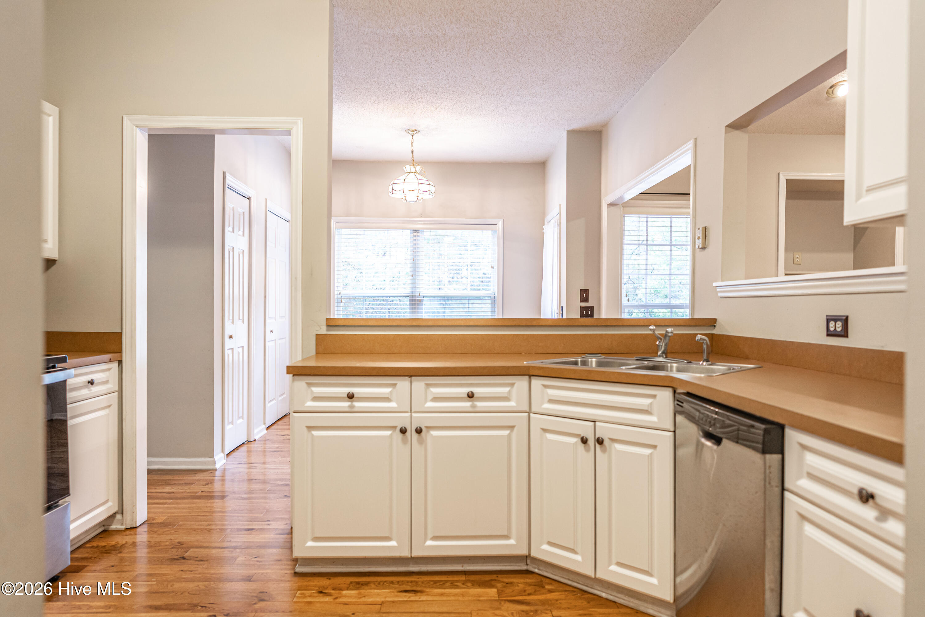 1110 Devonshire Trail