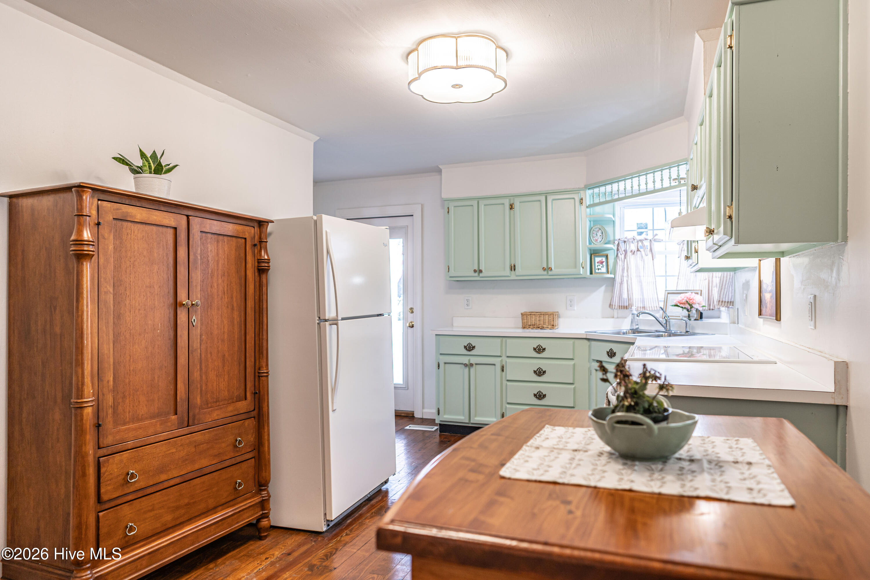 435 W Baltimore Avenue