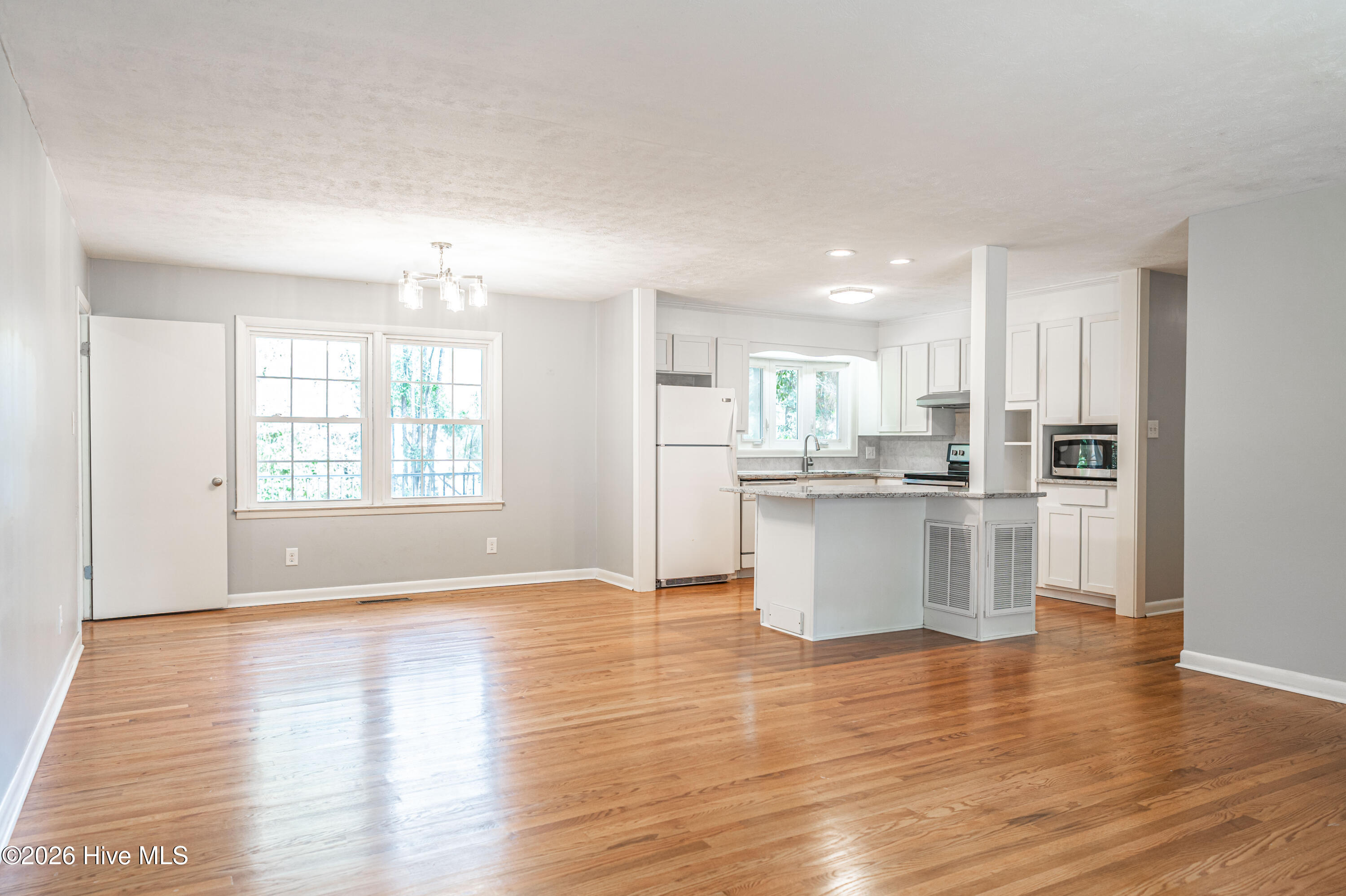 160 W Delaware Avenue