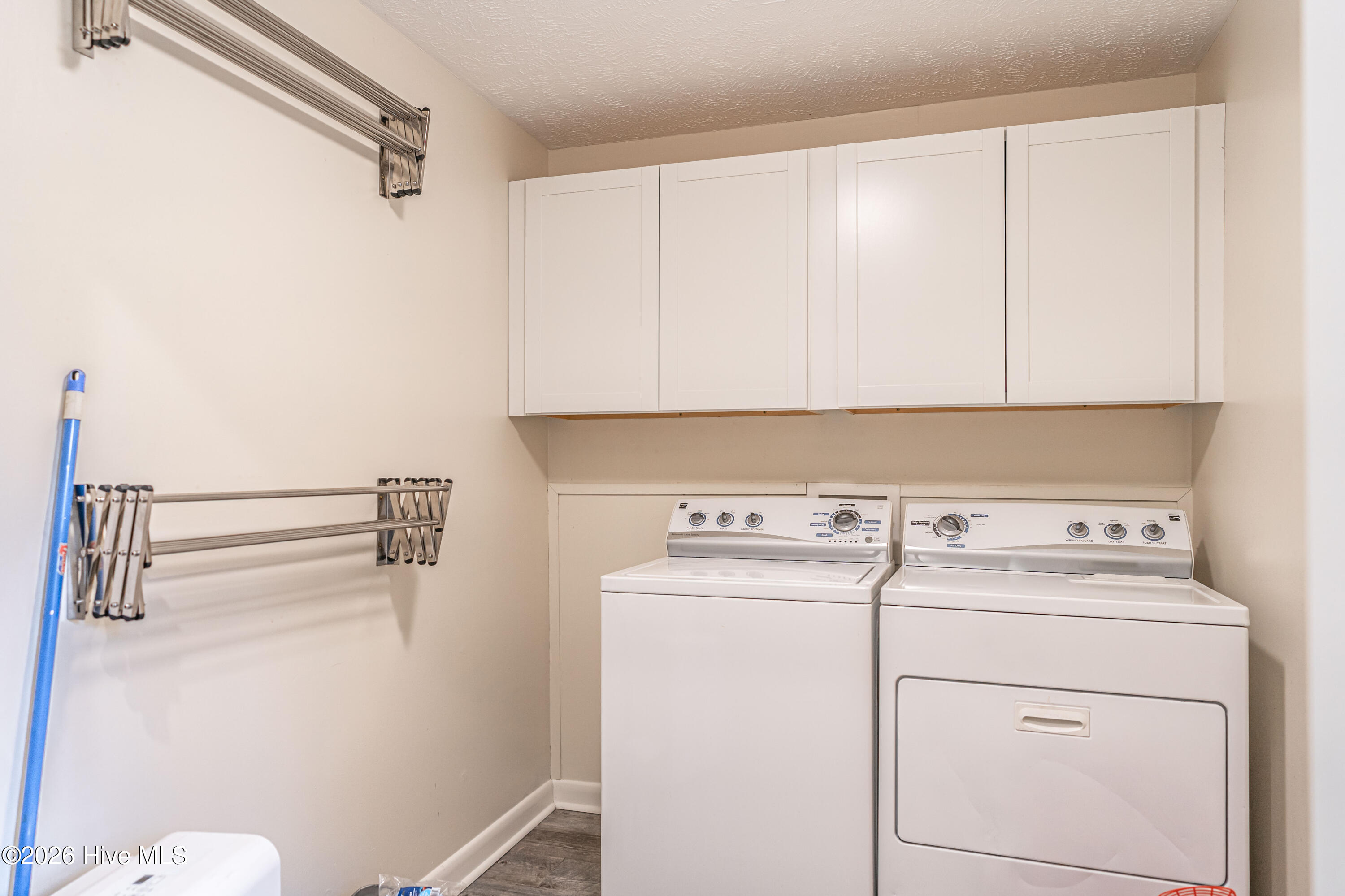 160 W Delaware Avenue