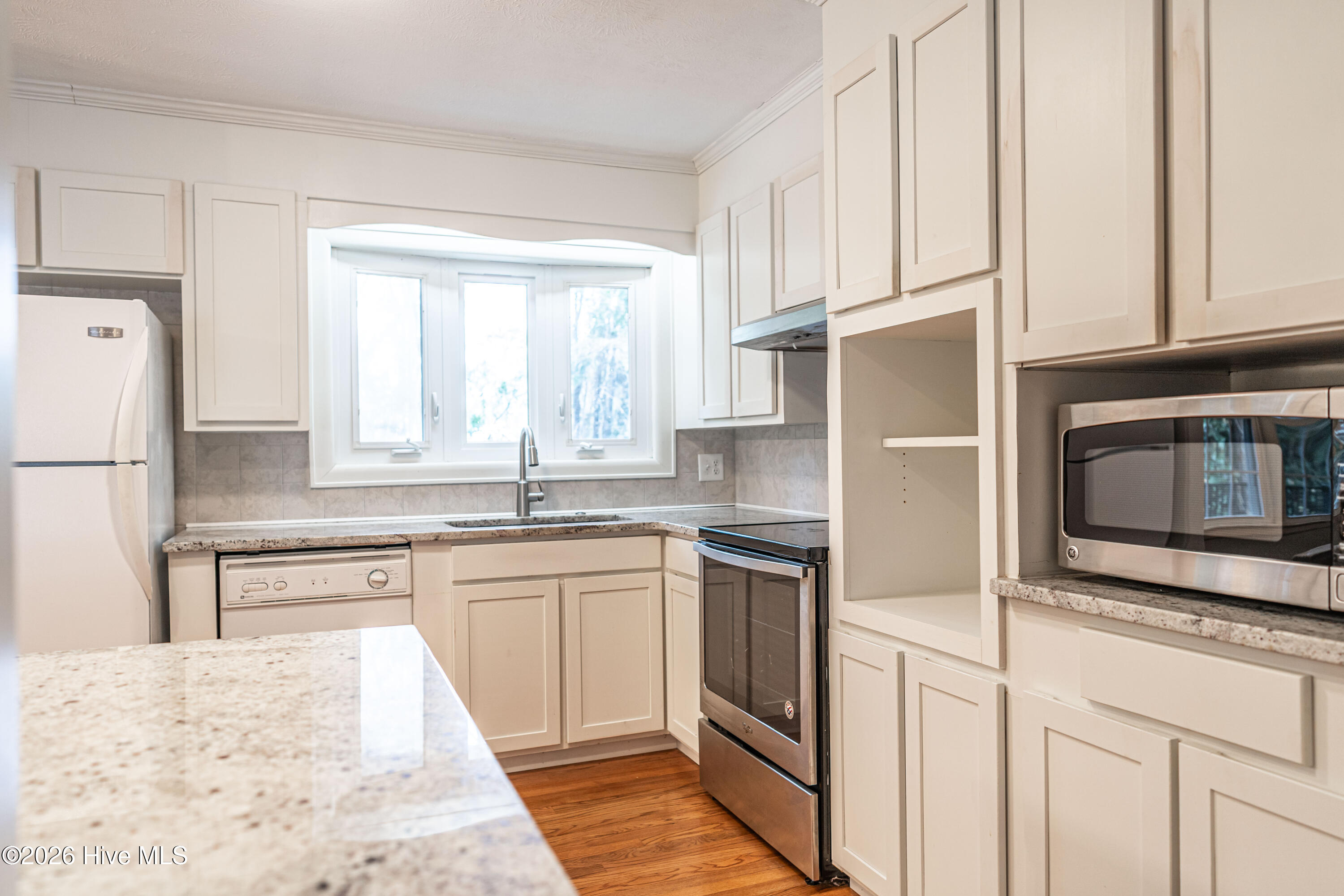 160 W Delaware Avenue