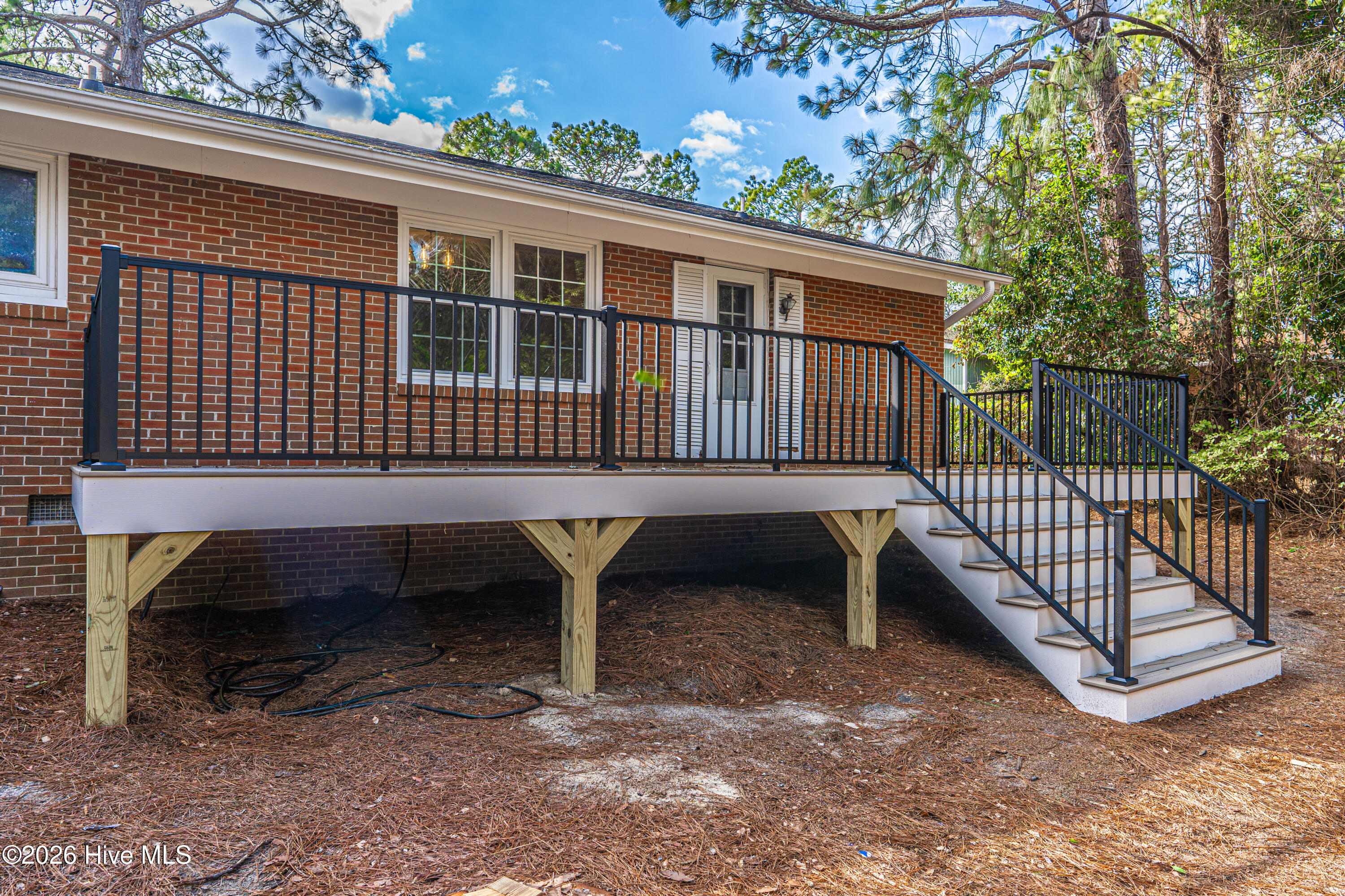 160 W Delaware Avenue