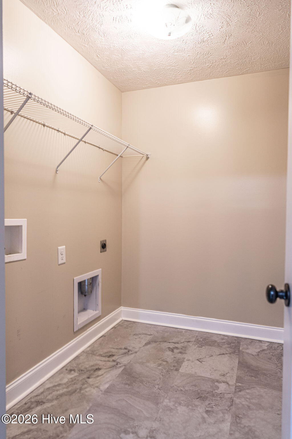 101 Lightwater Court