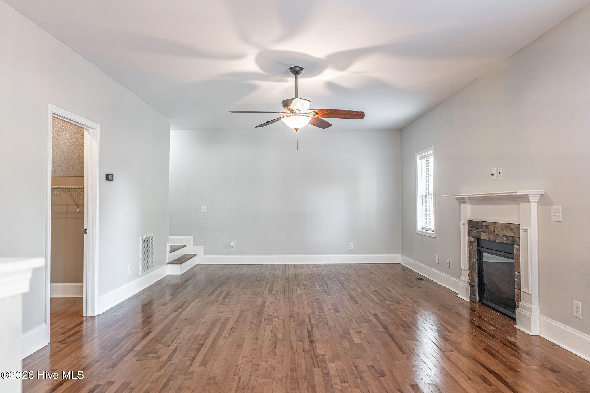 101 Lightwater Court