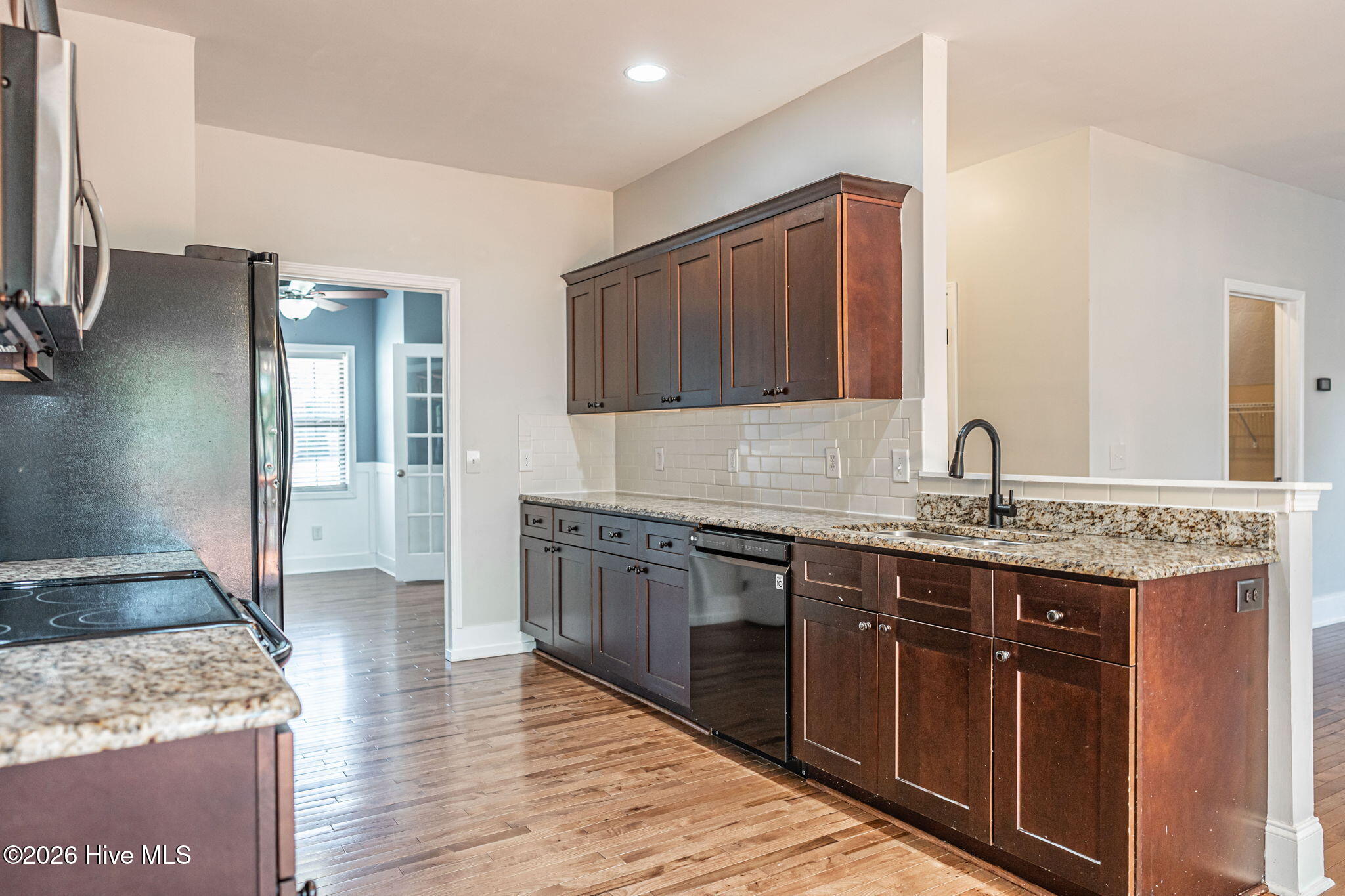 101 Lightwater Court