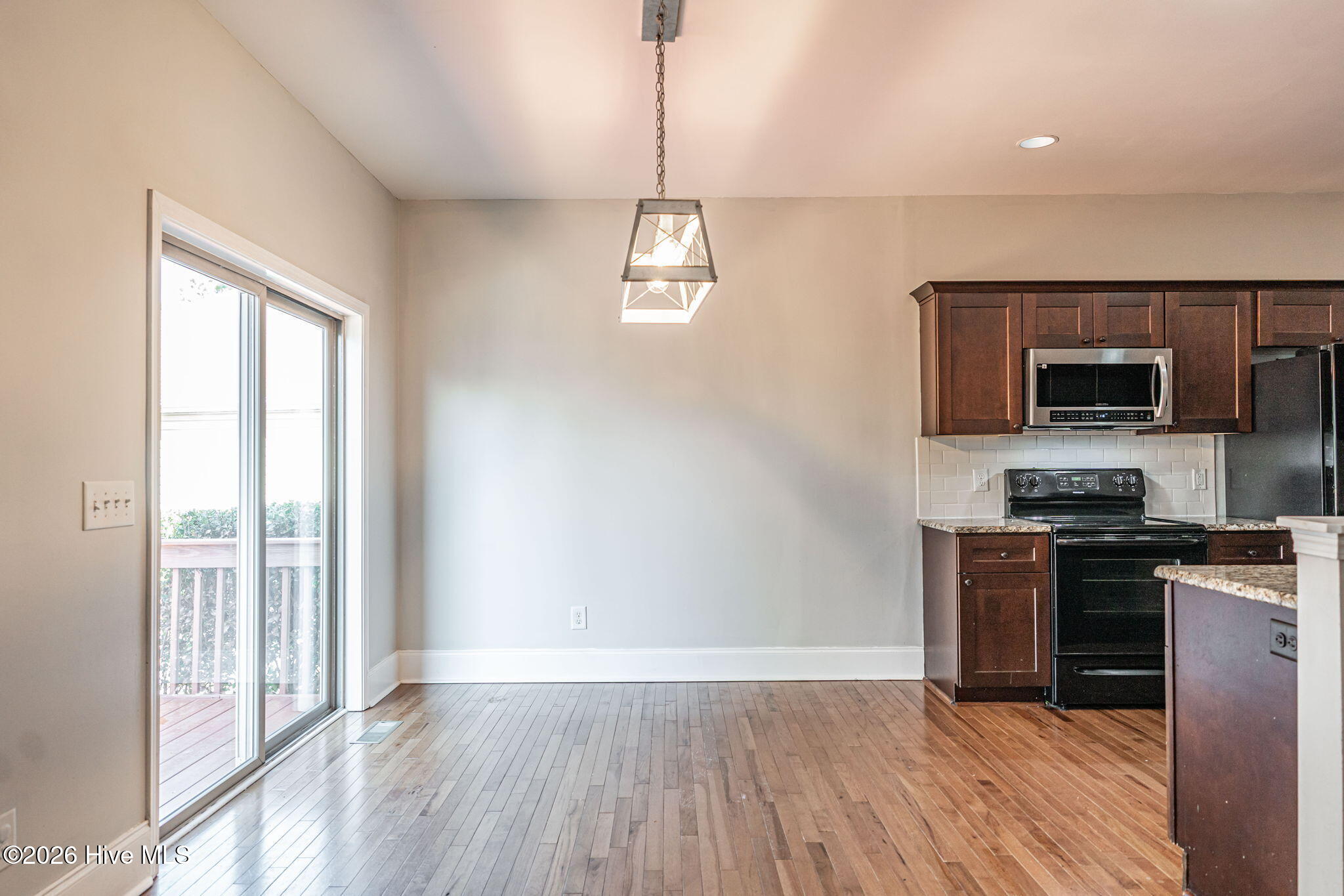 101 Lightwater Court