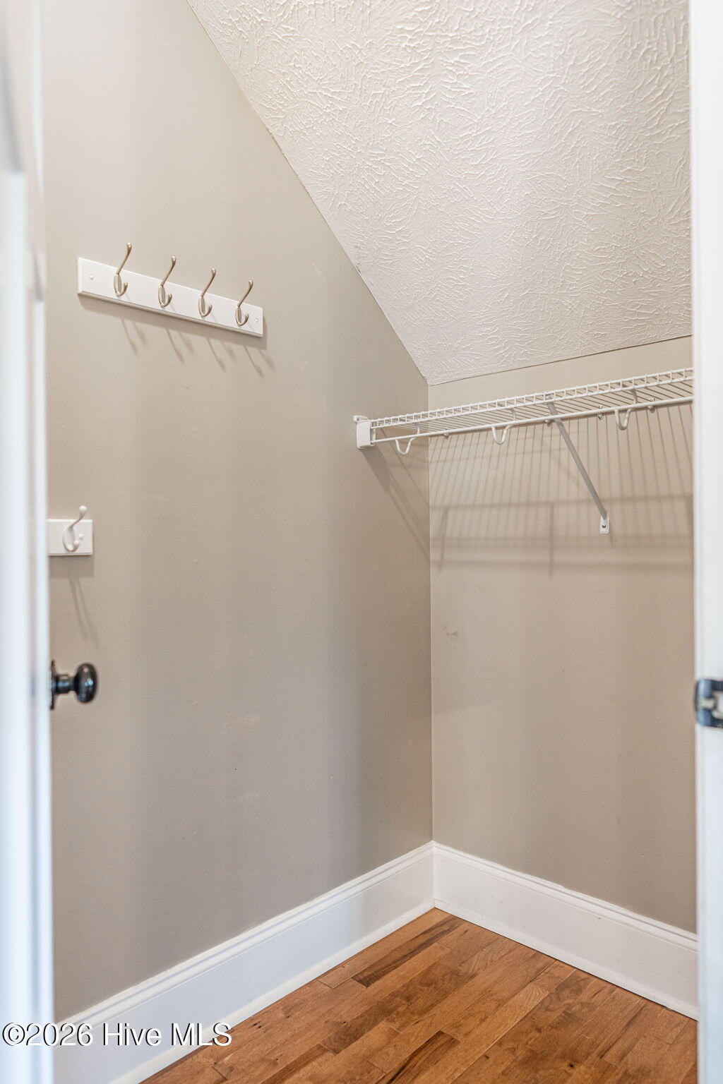 101 Lightwater Court