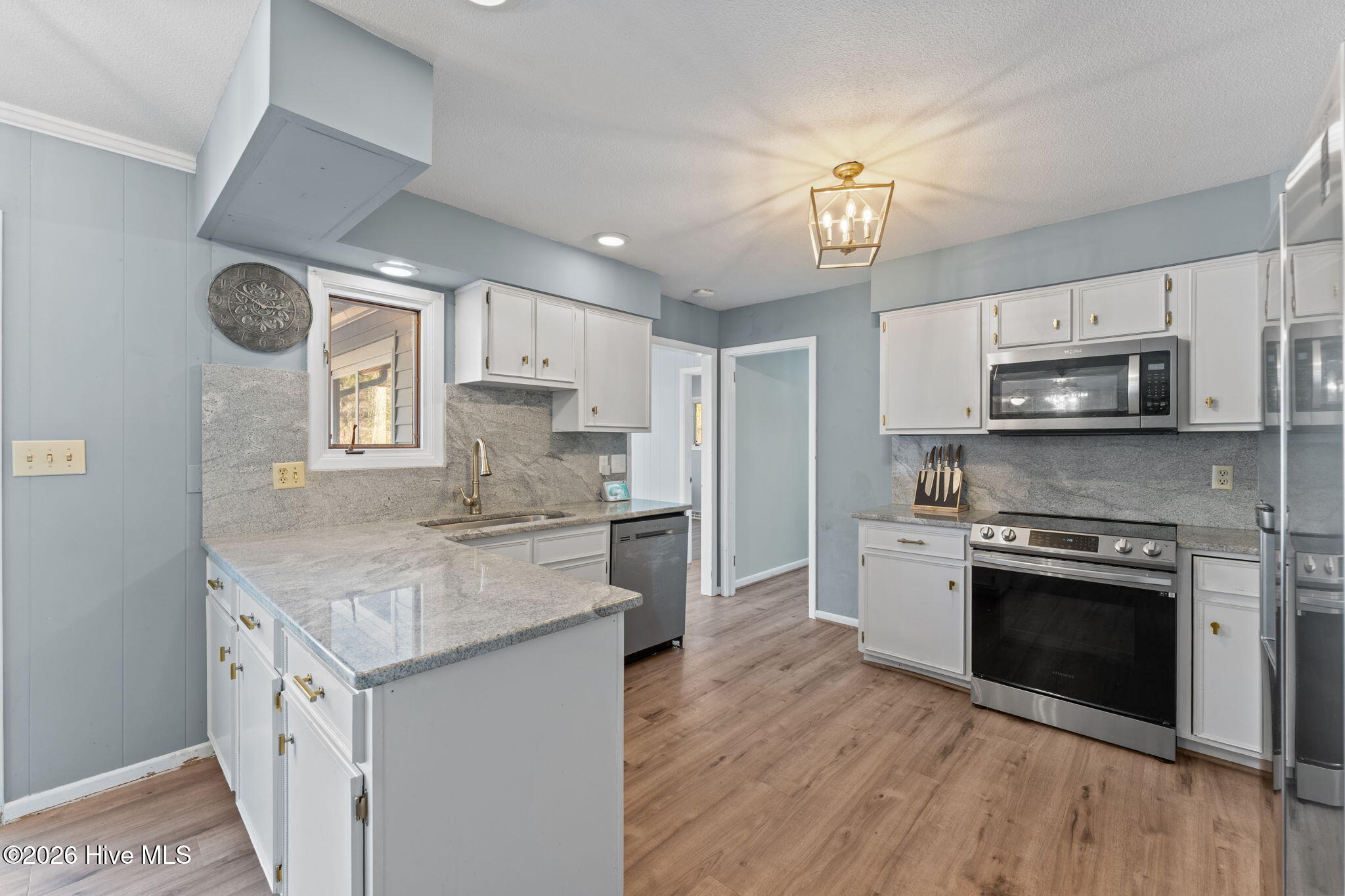 10 Fairway Drive