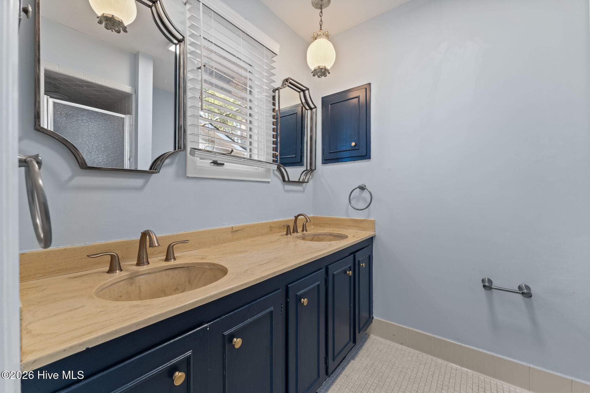 10 Fairway Drive