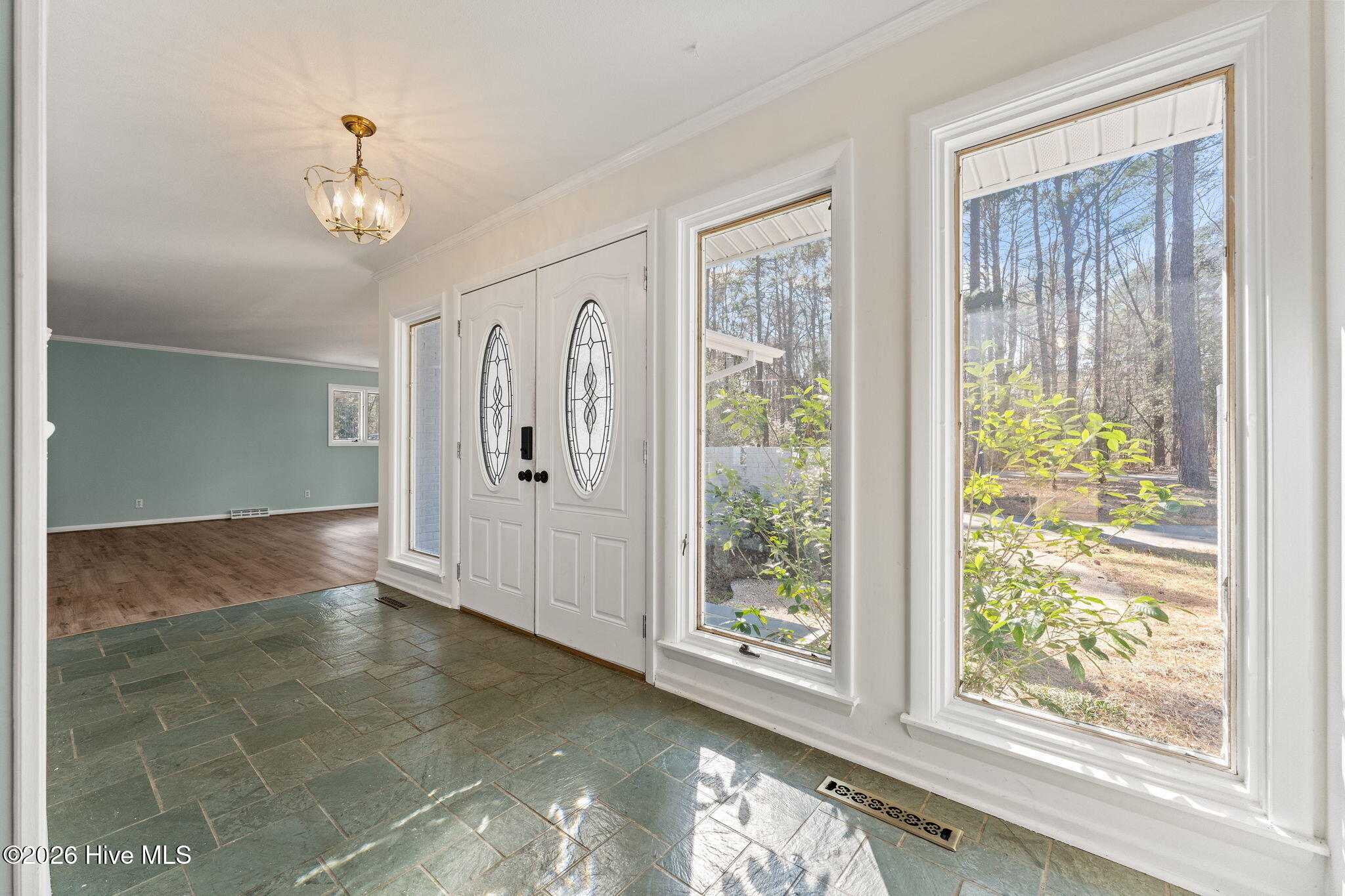 10 Fairway Drive
