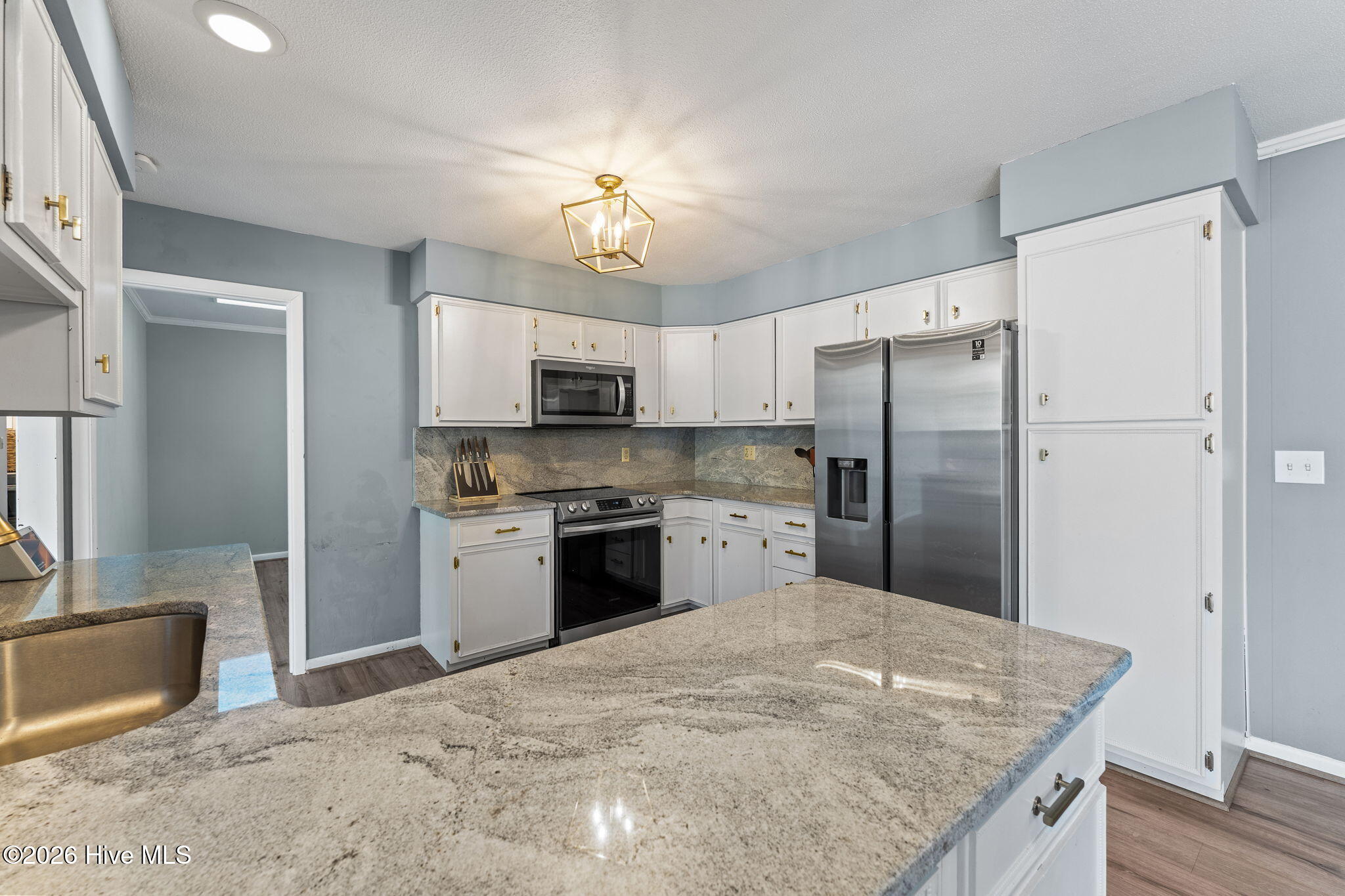 10 Fairway Drive