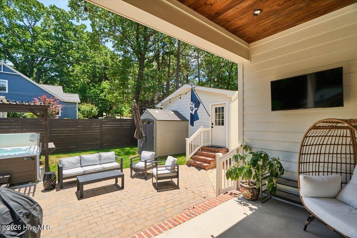 405 N May Street