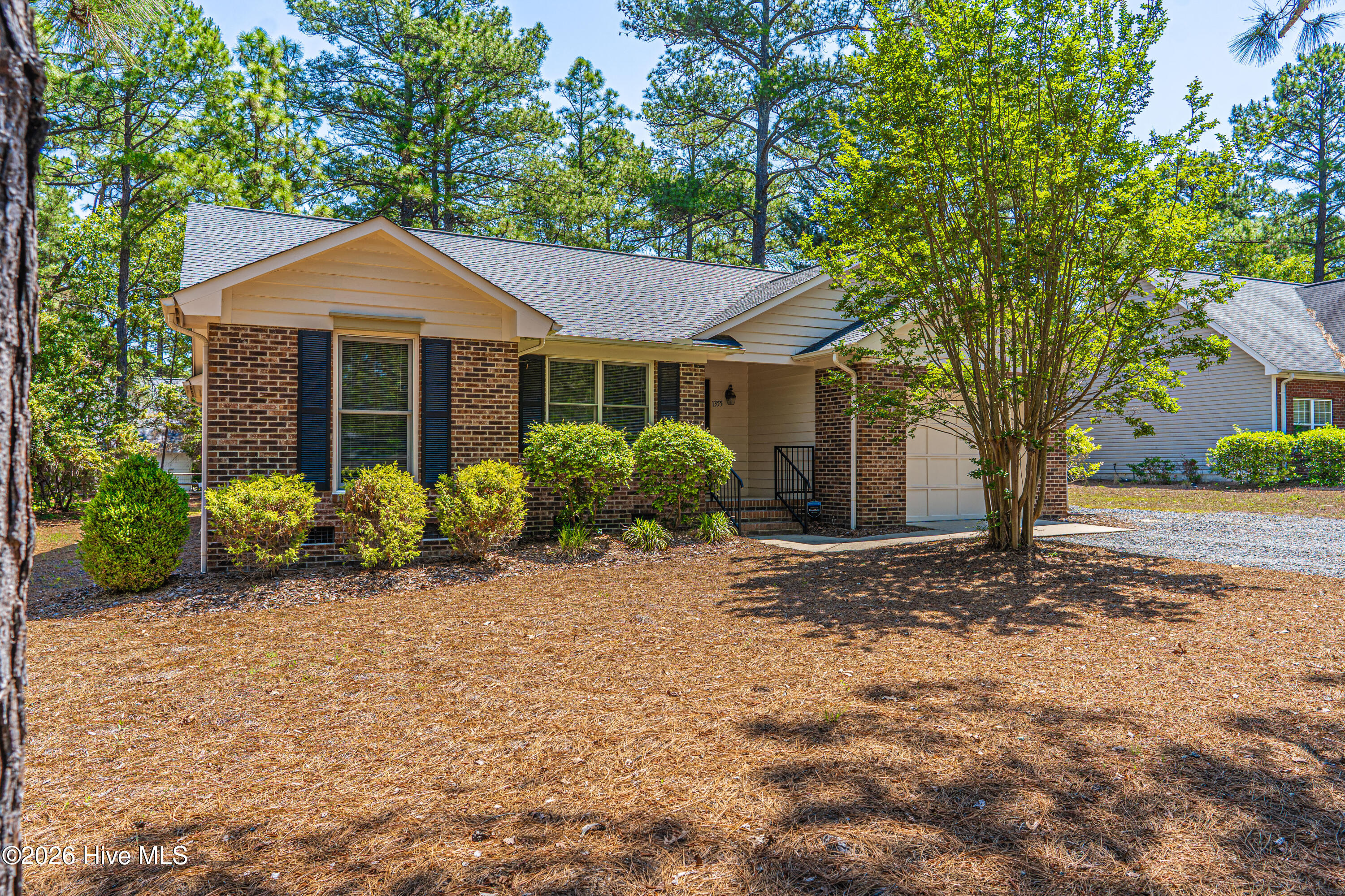 1355 Longleaf Drive E