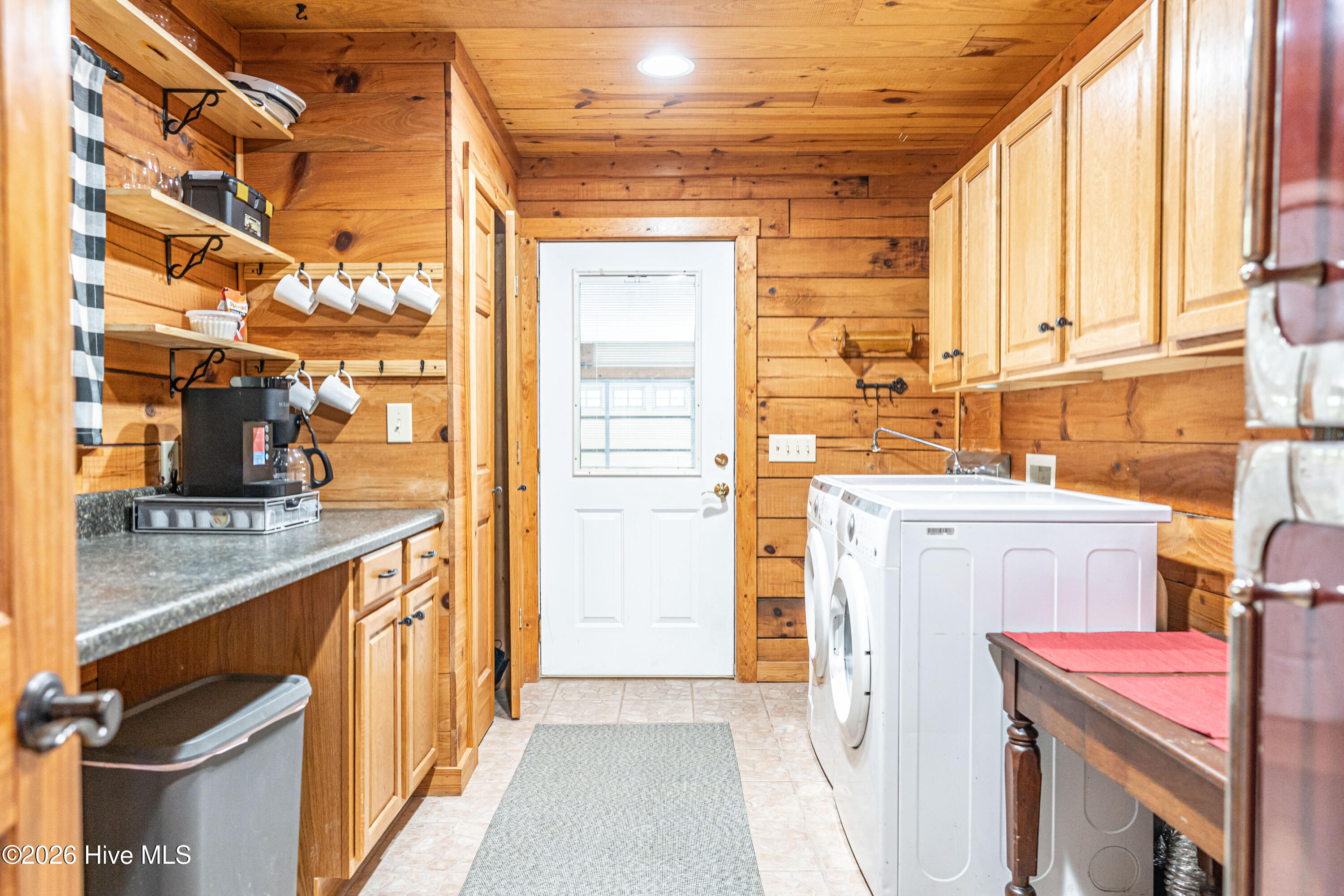 105 Lakewood Drive