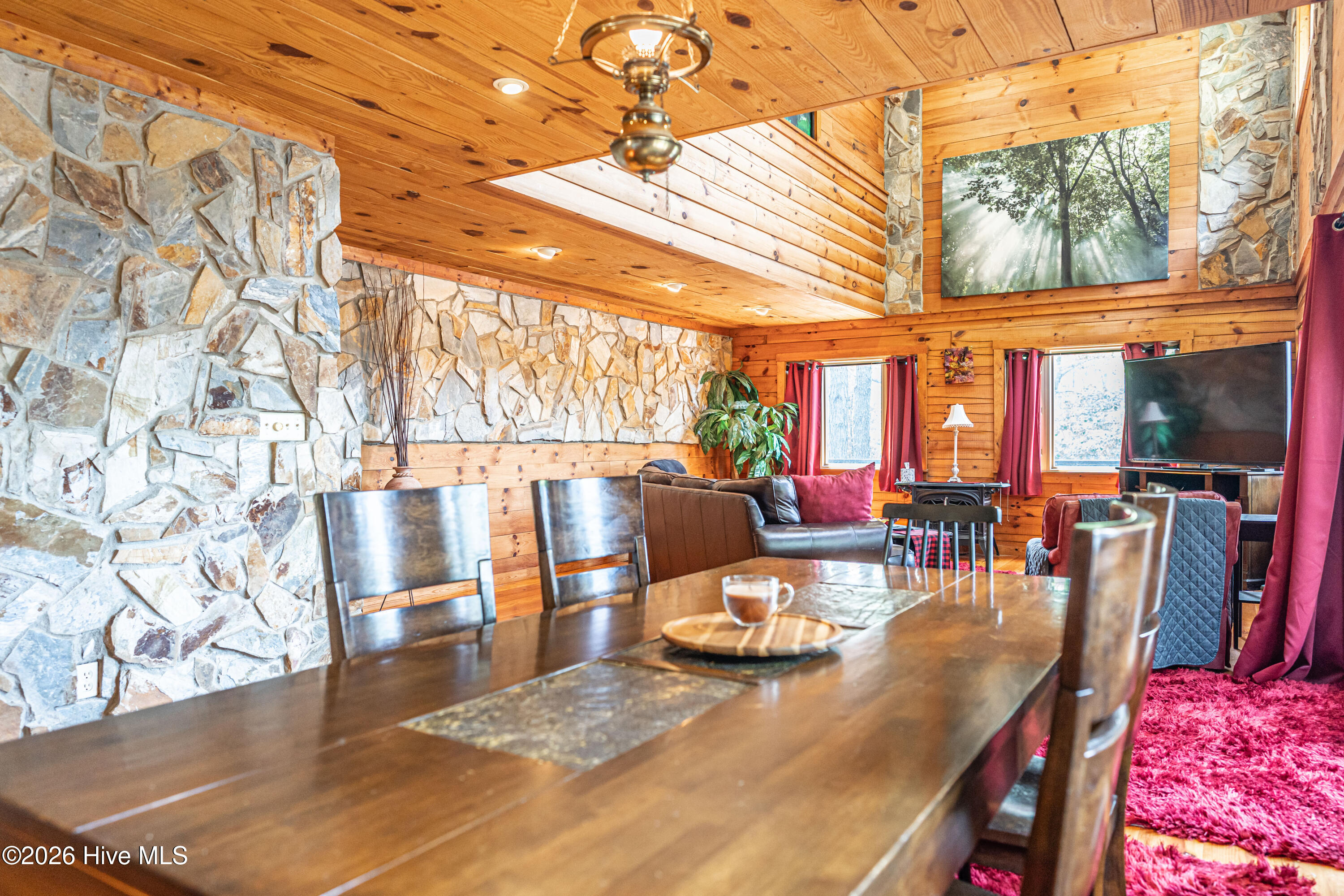 105 Lakewood Drive