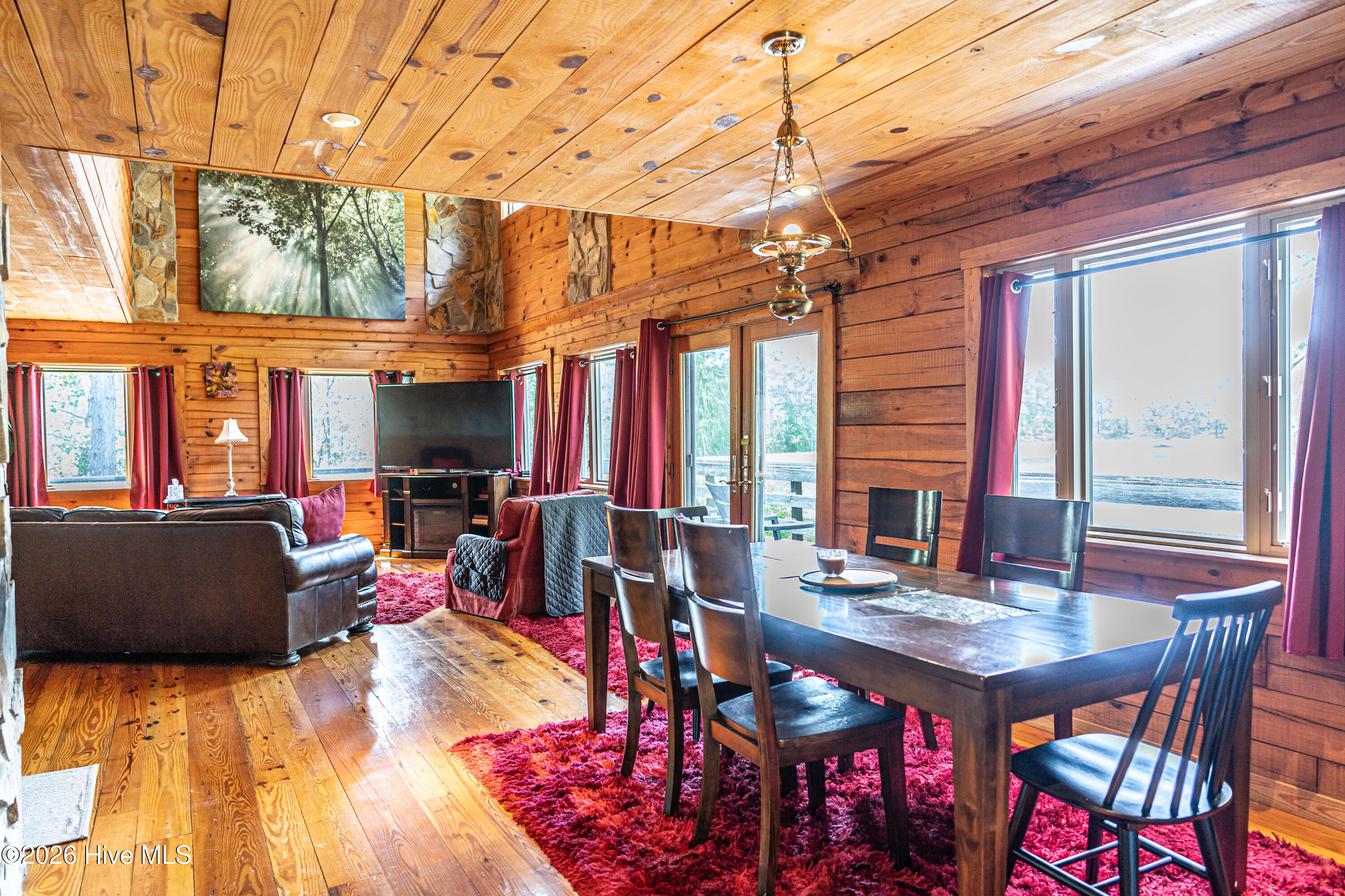 105 Lakewood Drive