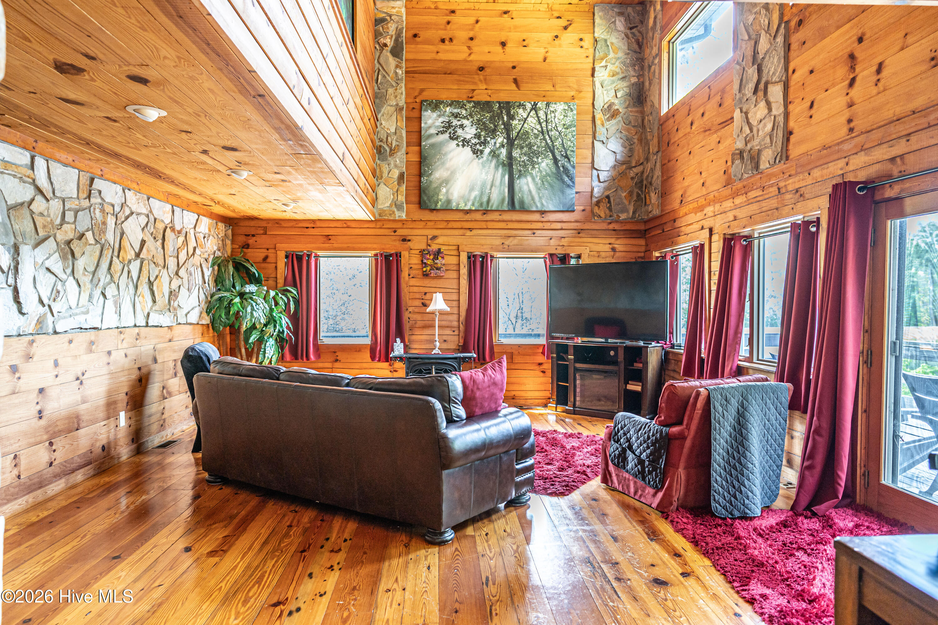 105 Lakewood Drive