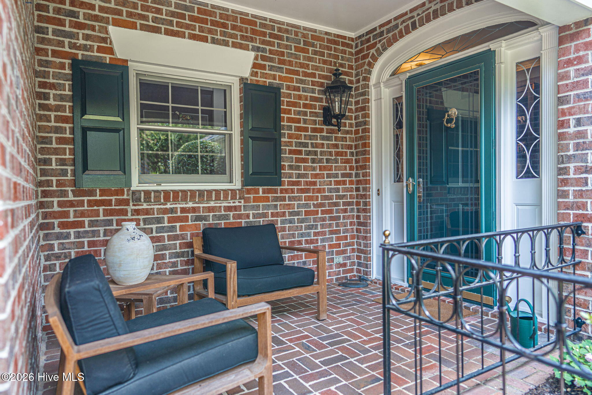 36 Courtney Place