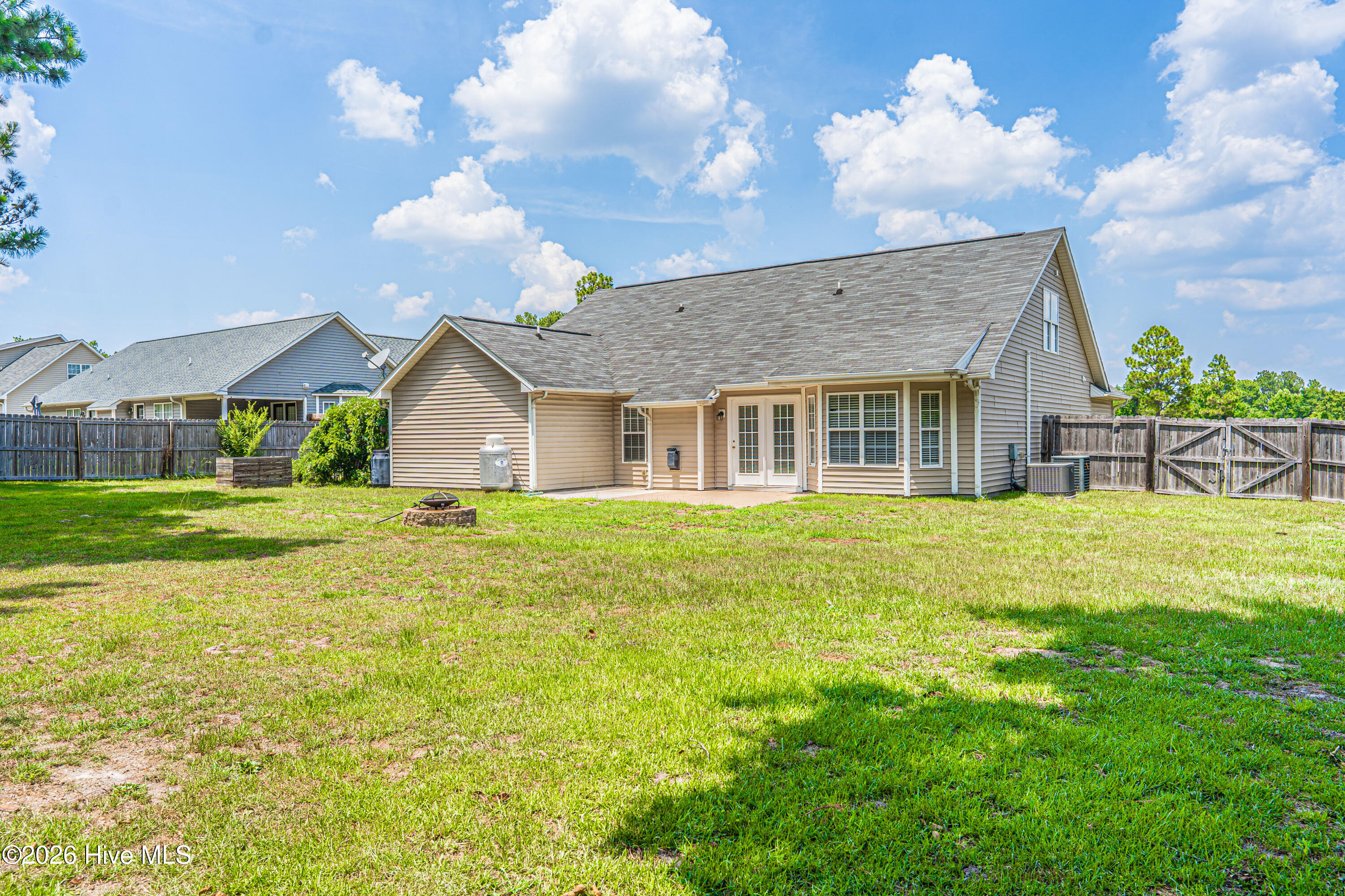 112 Holly Oak Circle
