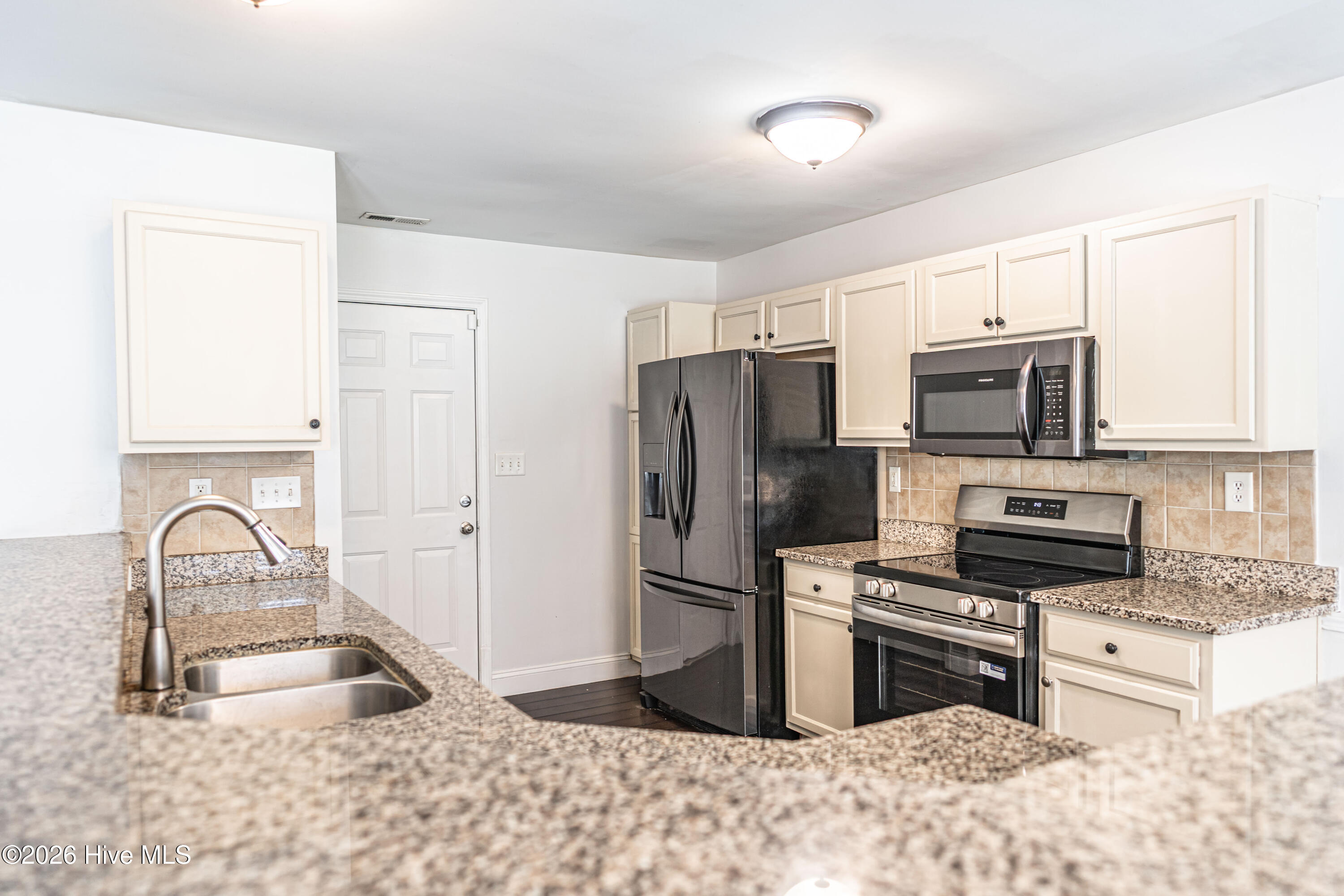 112 Holly Oak Circle