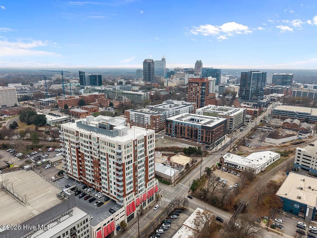 400 W North Street 900