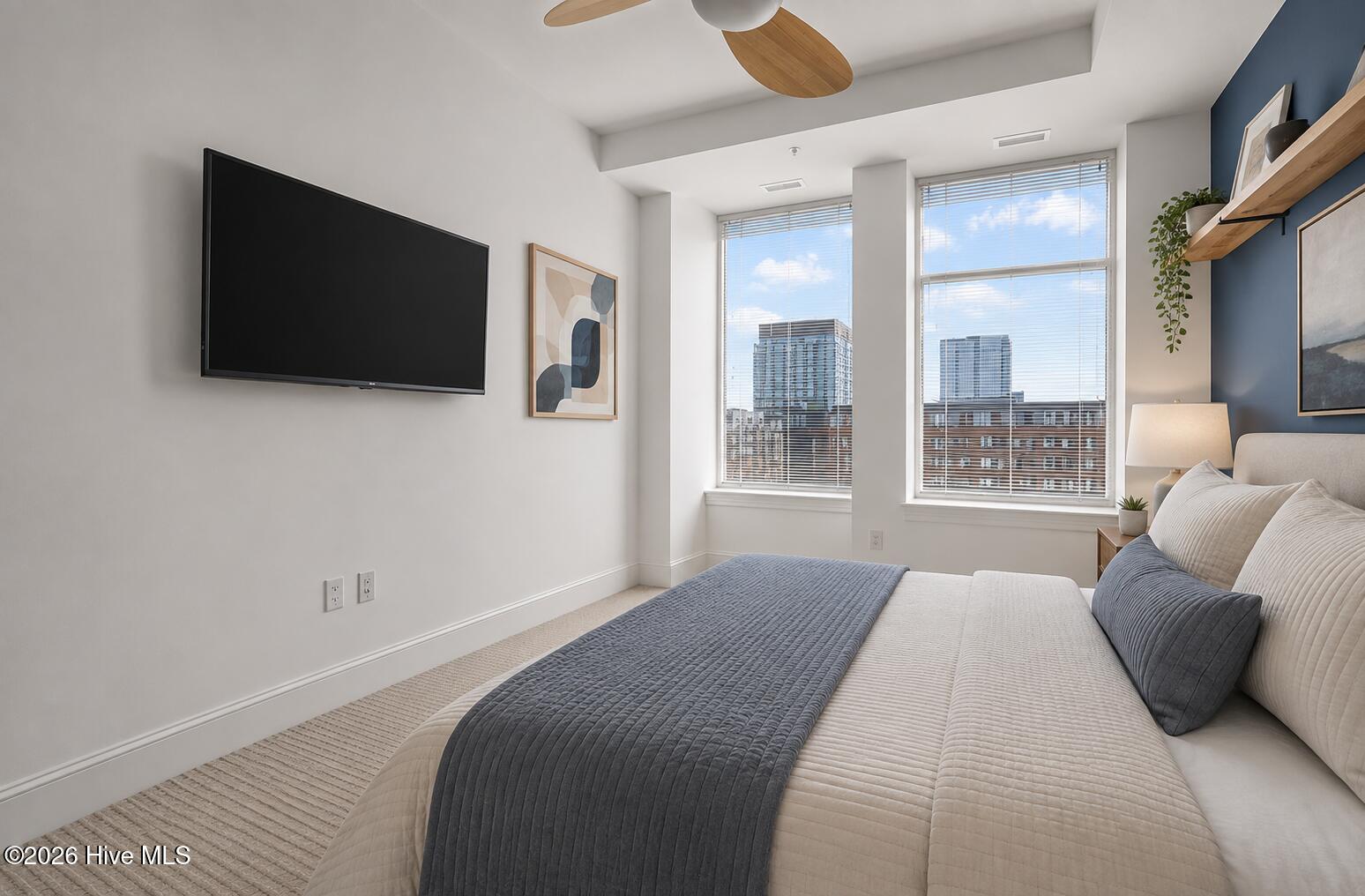 400 W North Street 900