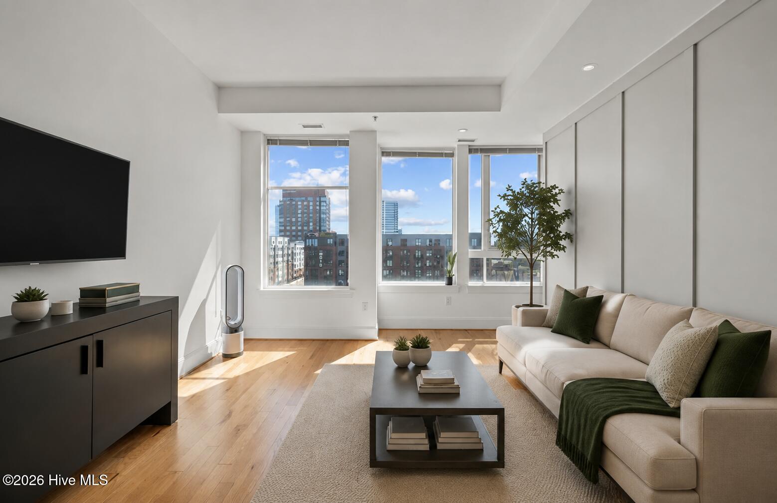 400 W North Street 900