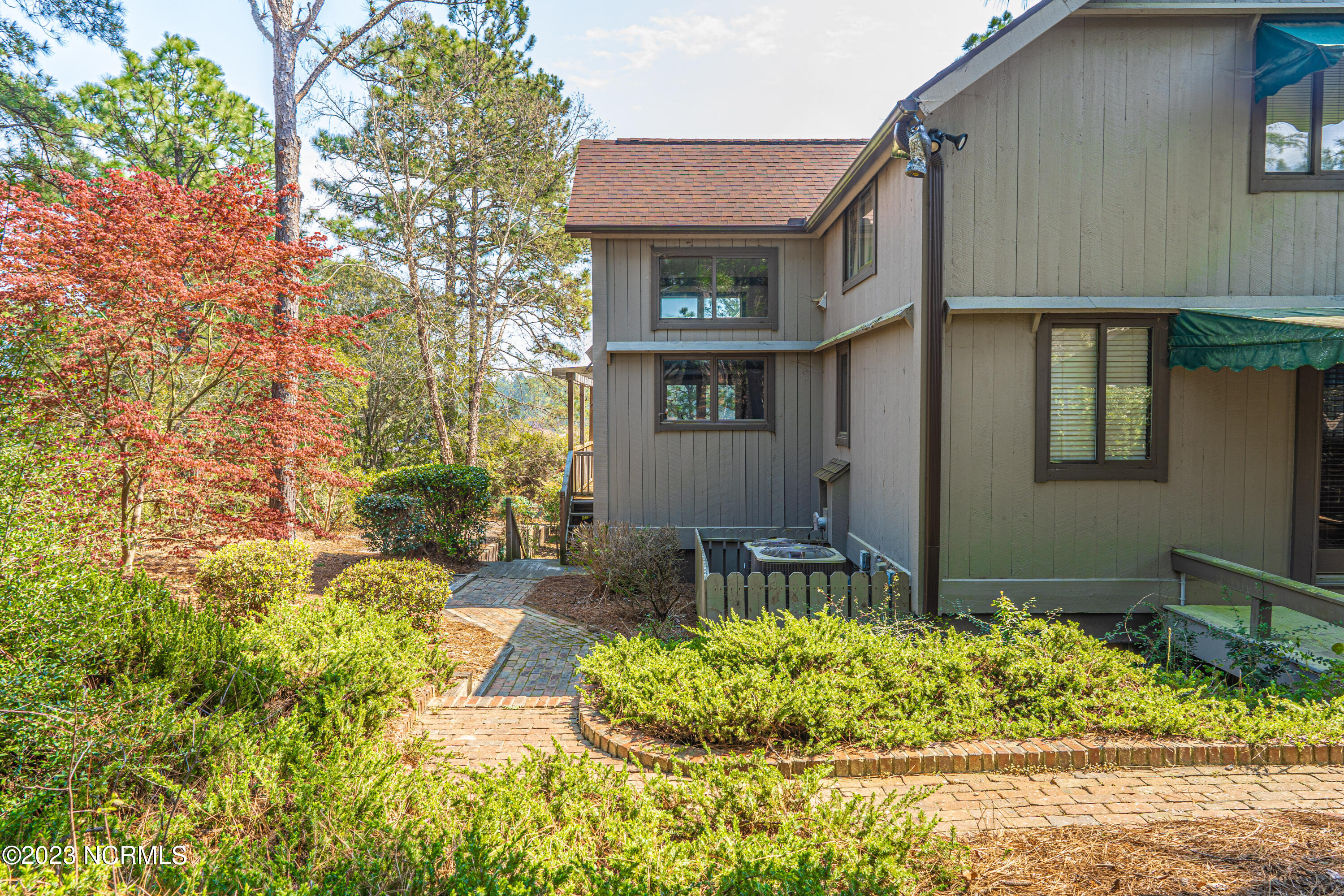 19 Shenecossett Lane
