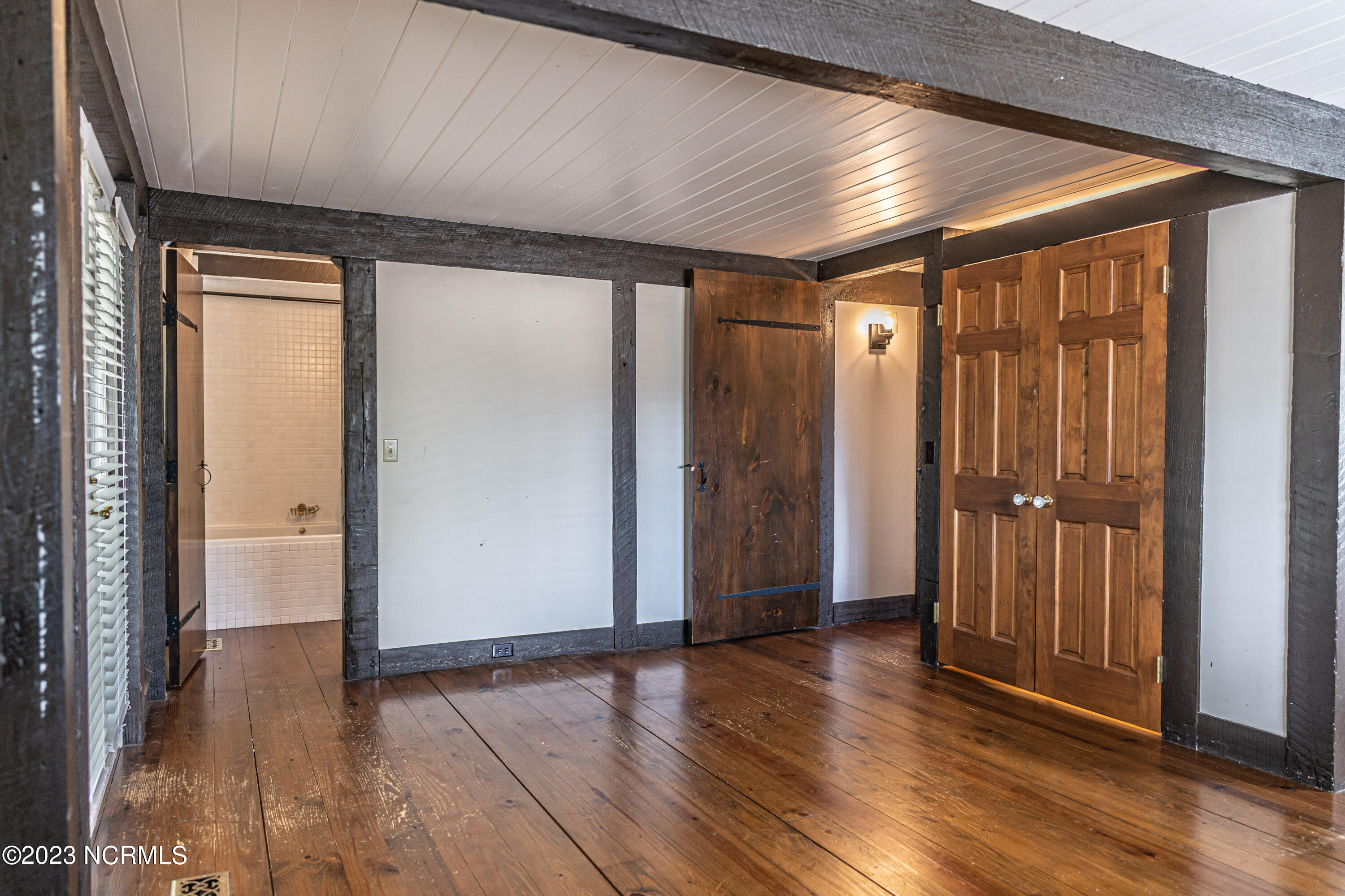 19 Shenecossett Lane