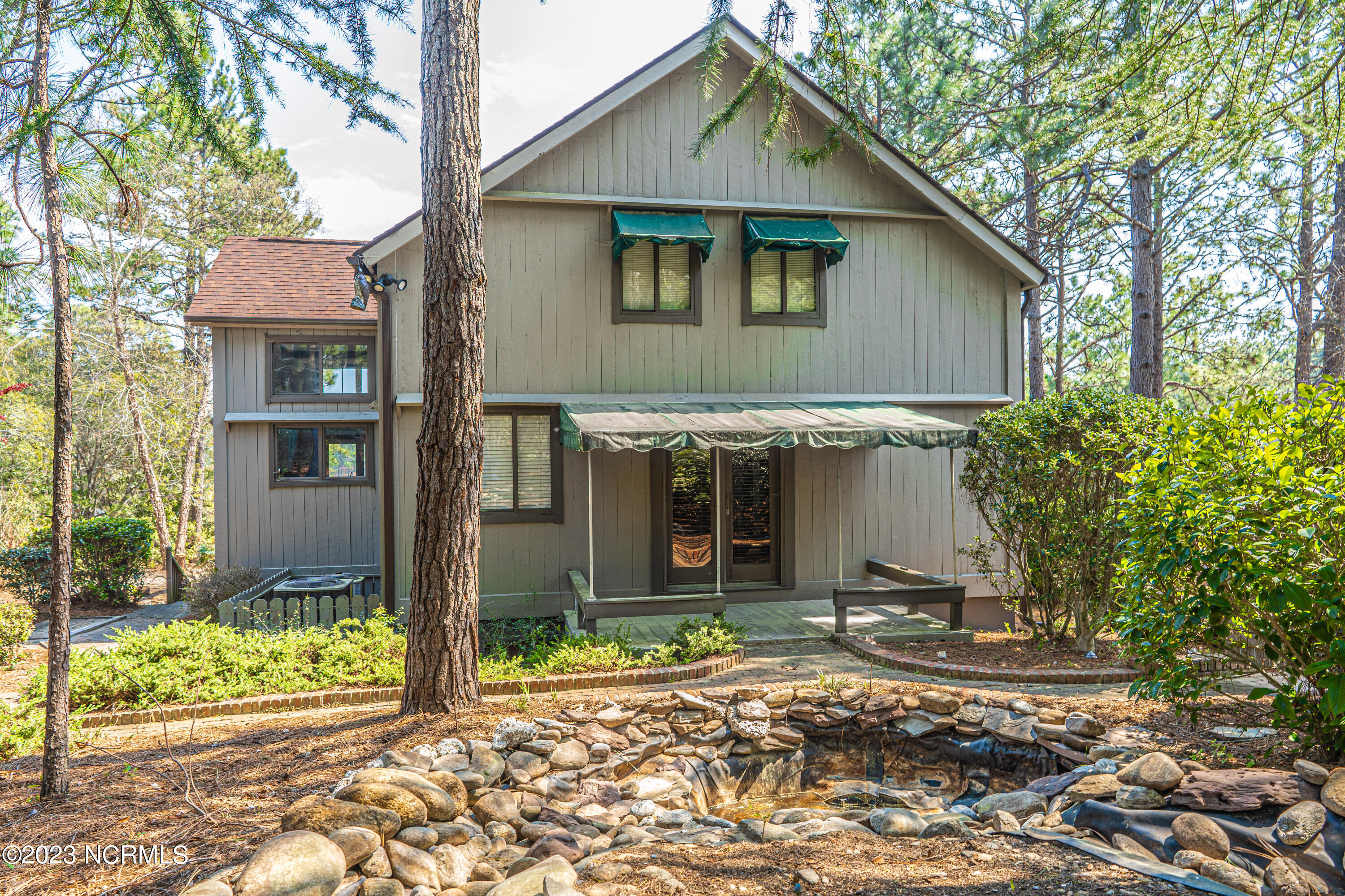 19 Shenecossett Lane