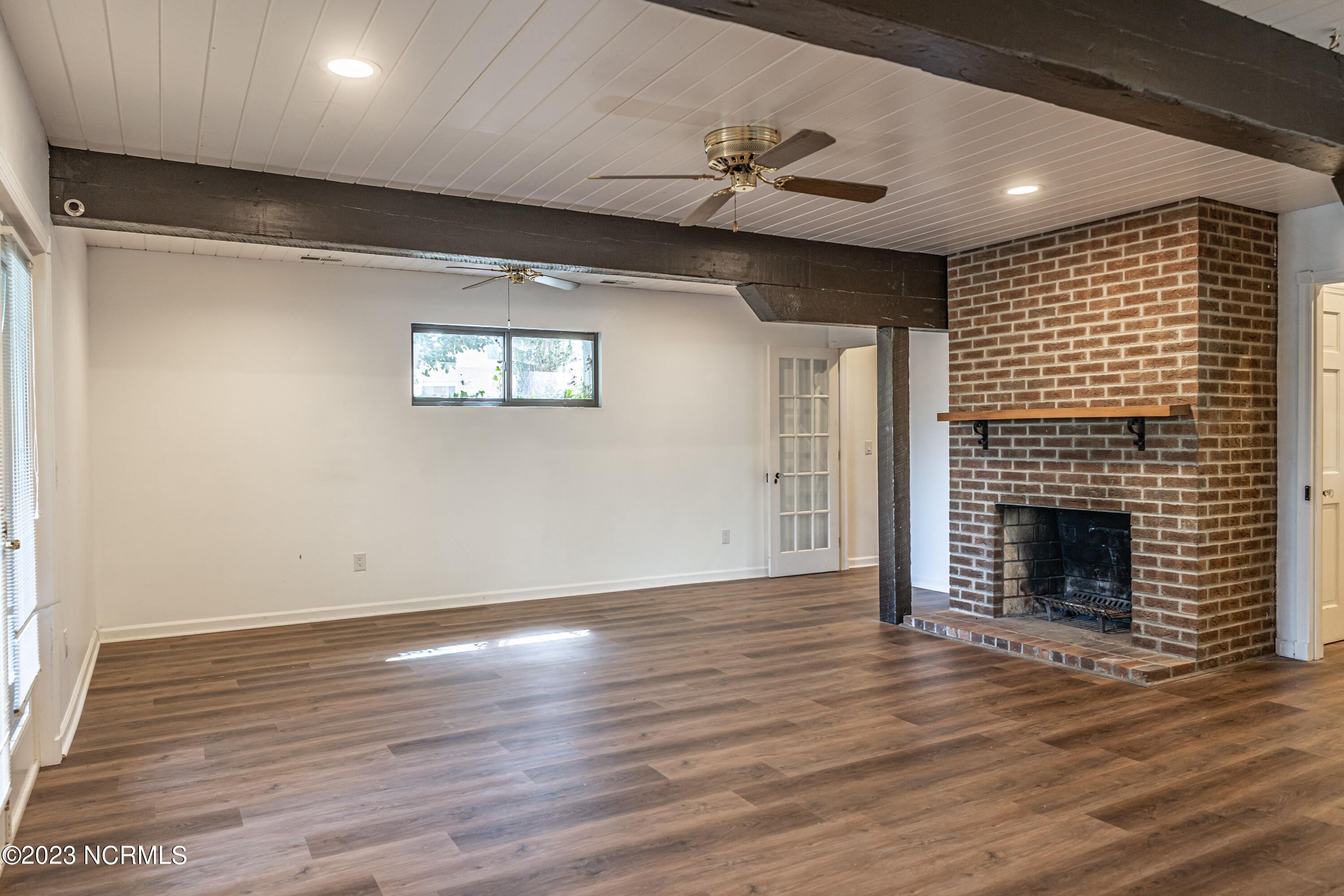 19 Shenecossett Lane