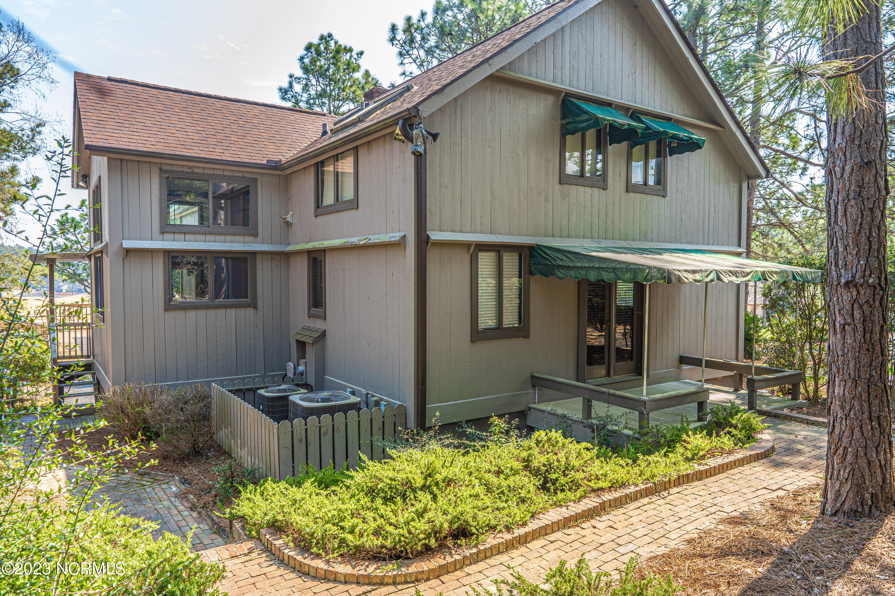19 Shenecossett Lane