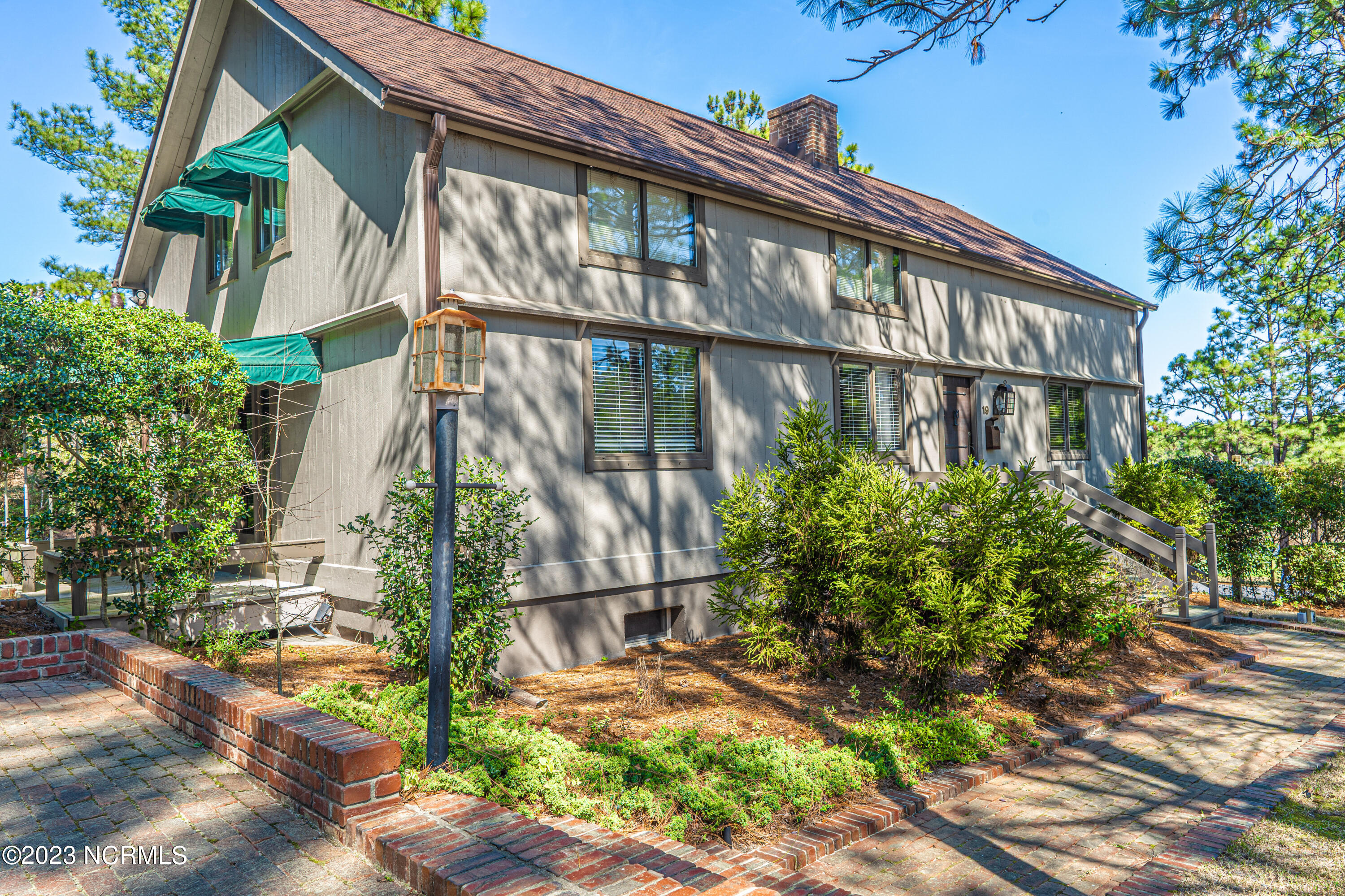 19 Shenecossett Lane
