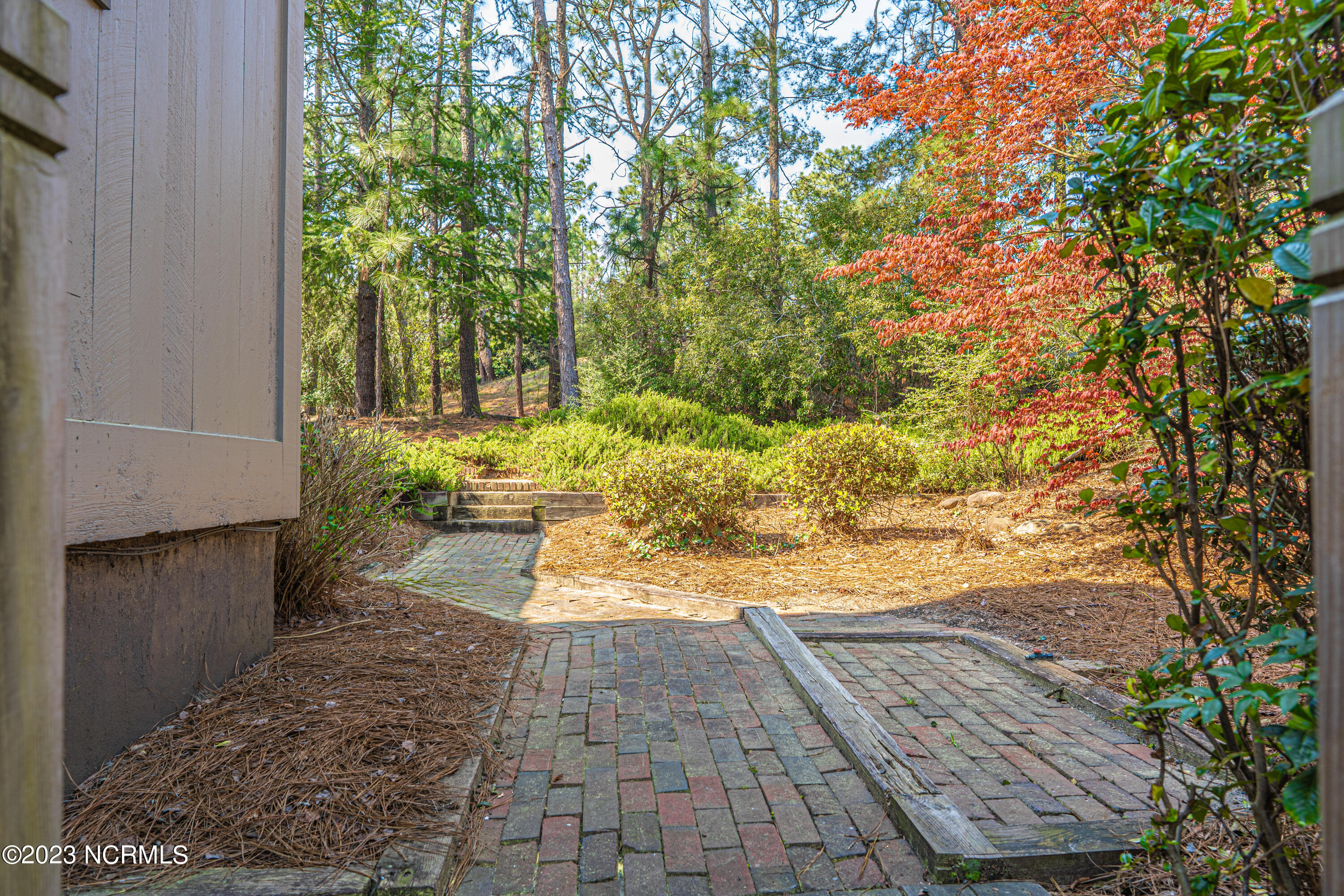 19 Shenecossett Lane