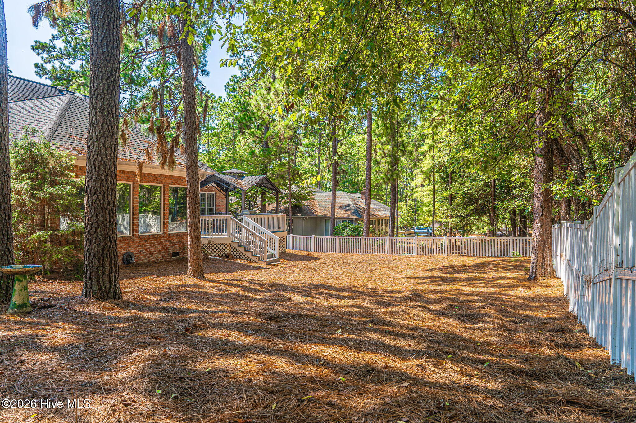 725 Lake Forest Drive SE