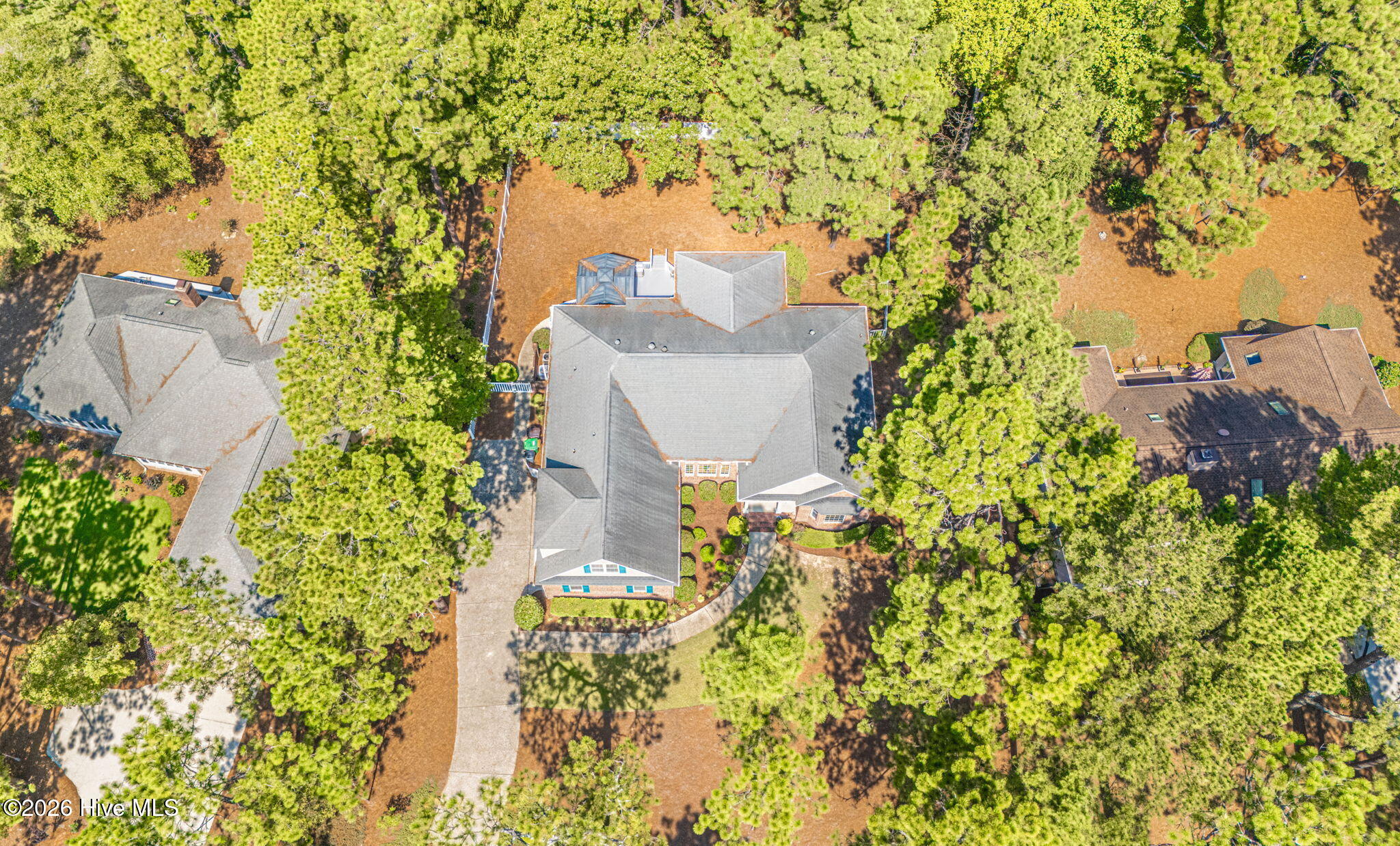 725 Lake Forest Drive SE