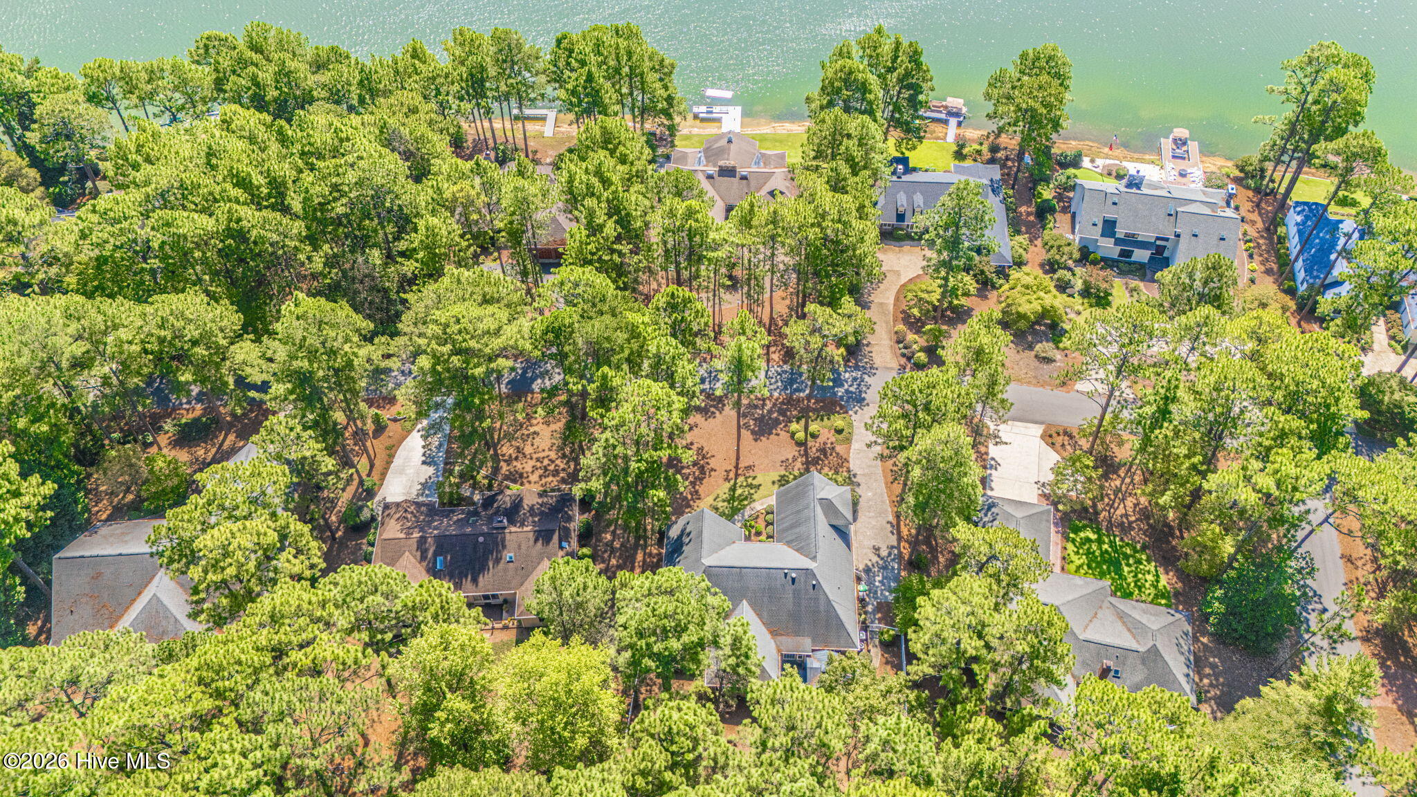 725 Lake Forest Drive SE