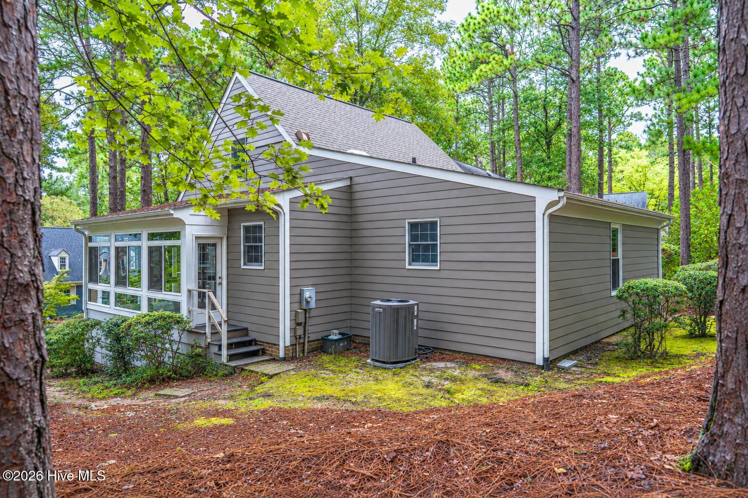 22 Village In The Woods Circle