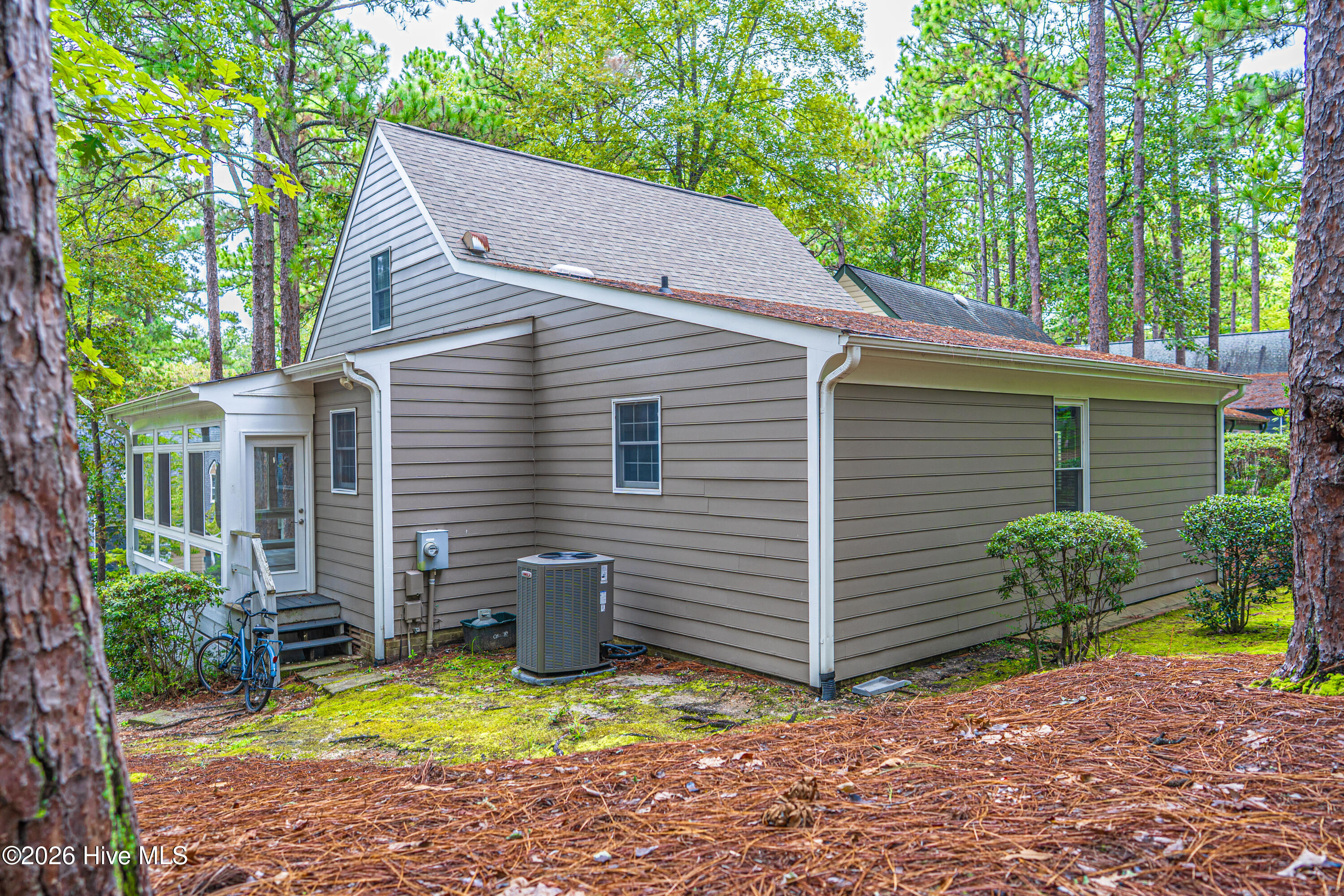 22 Village In The Woods Circle