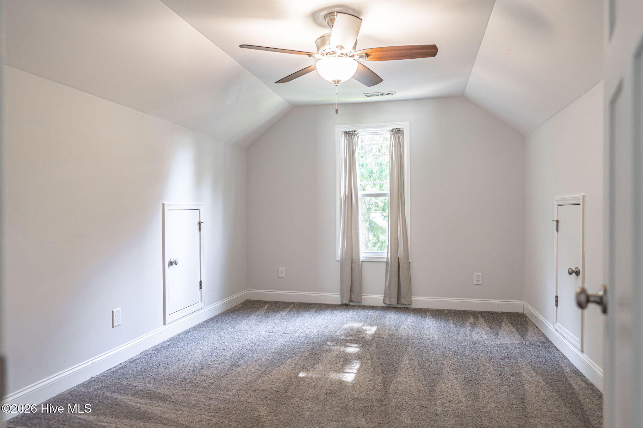 216 Vanderbuilt Court