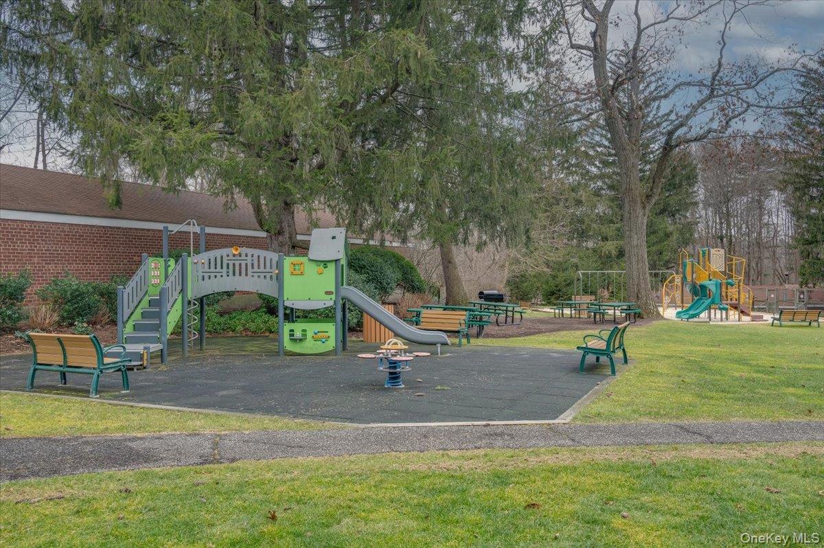 13 Bryant Crescent Unit: 2K